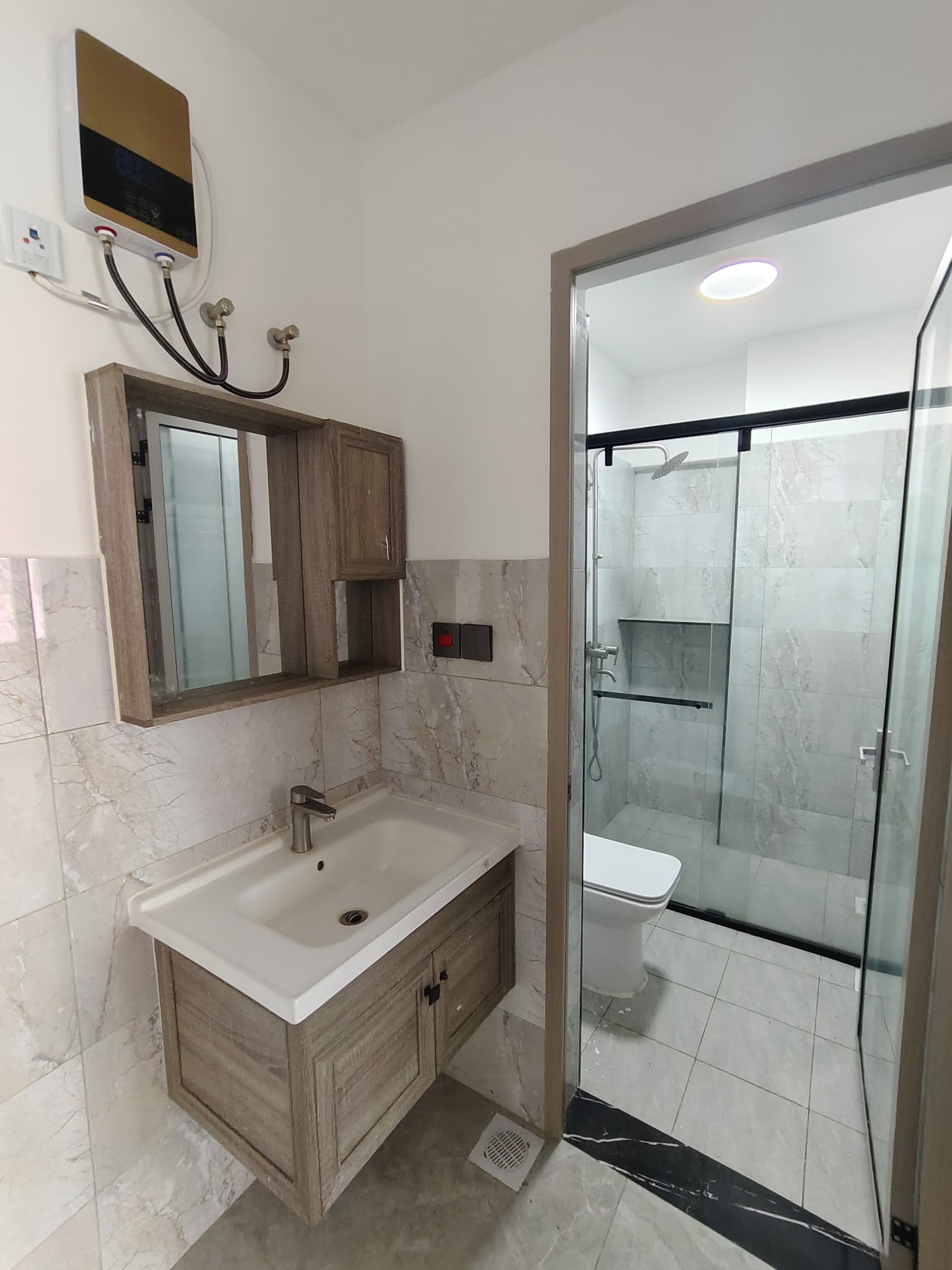 house-on-sale-1_bedroom_apartment_for_sale_in_Lavington_Kes_6_5M-Apartment_Address-Lavington__Nairobi__Kenya_price-6500000_Beds-1_Baths-1110_13-4