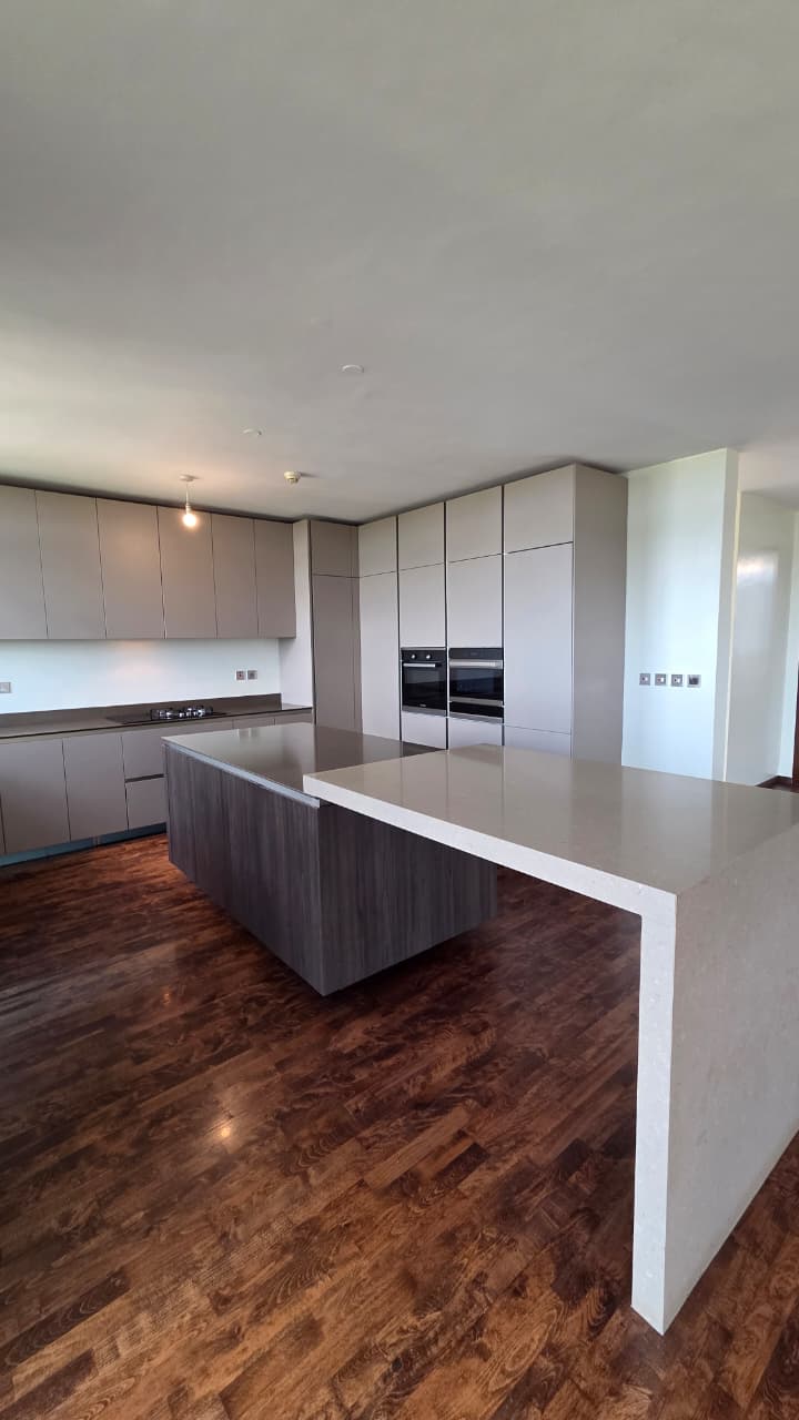 renting--Duplex_Address-Parklands__Nairobi__Kenya_price-410000_Beds-4_Baths-4-159-5
