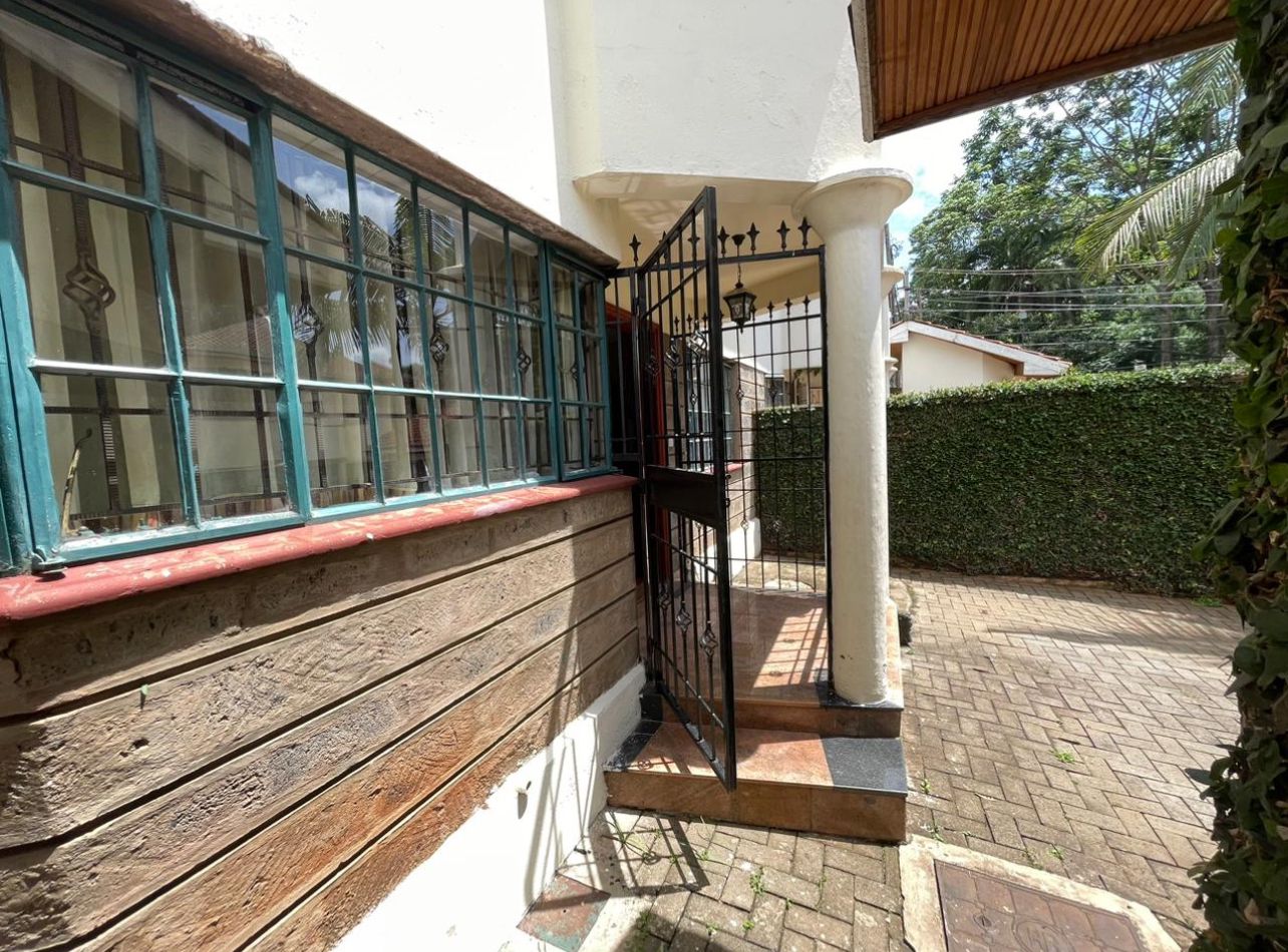 renting--Townhouse_Address-Kileleshwa_Estate__Nairobi__Kenya_price-200000_Beds-4_Baths-4-141-1