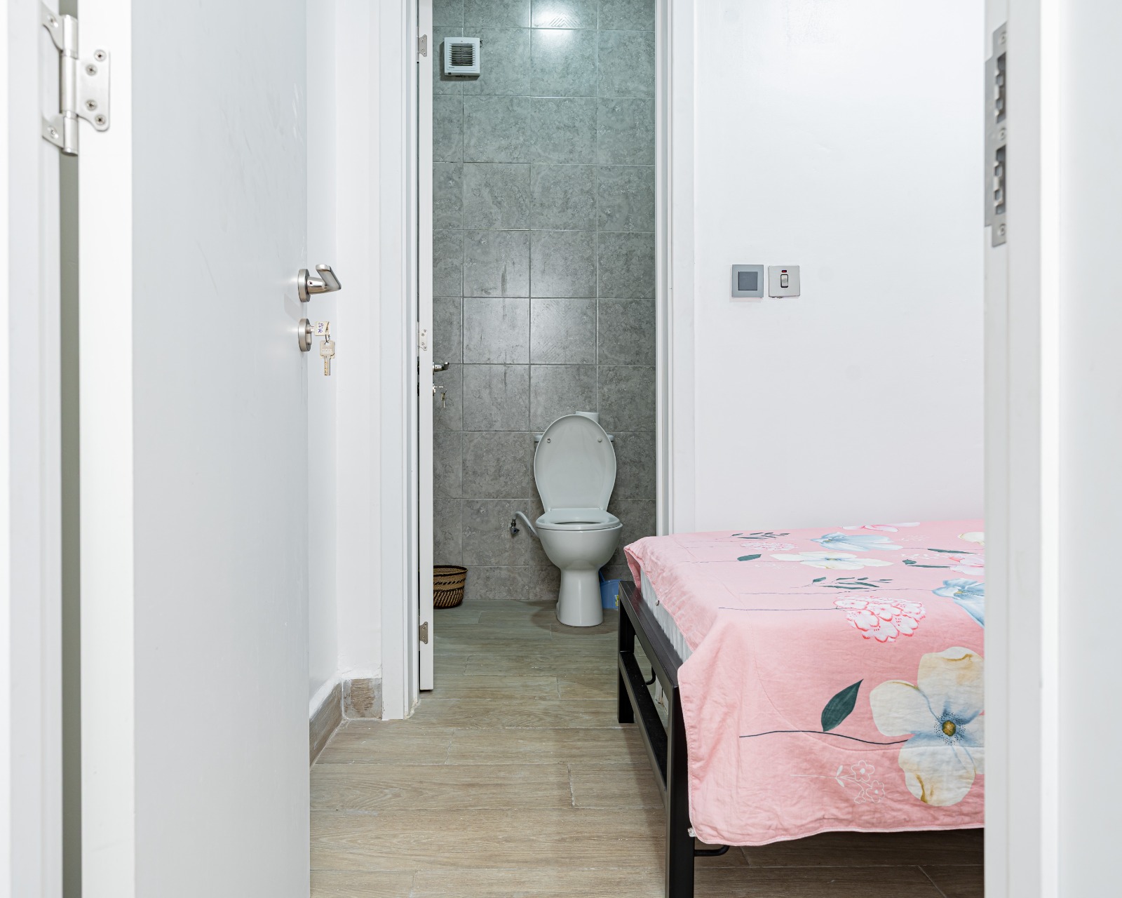 renting--Apartment_Address-Riverside_Dr__Nairobi__Kenya_price-340000_Beds-3_Baths-3-134-13