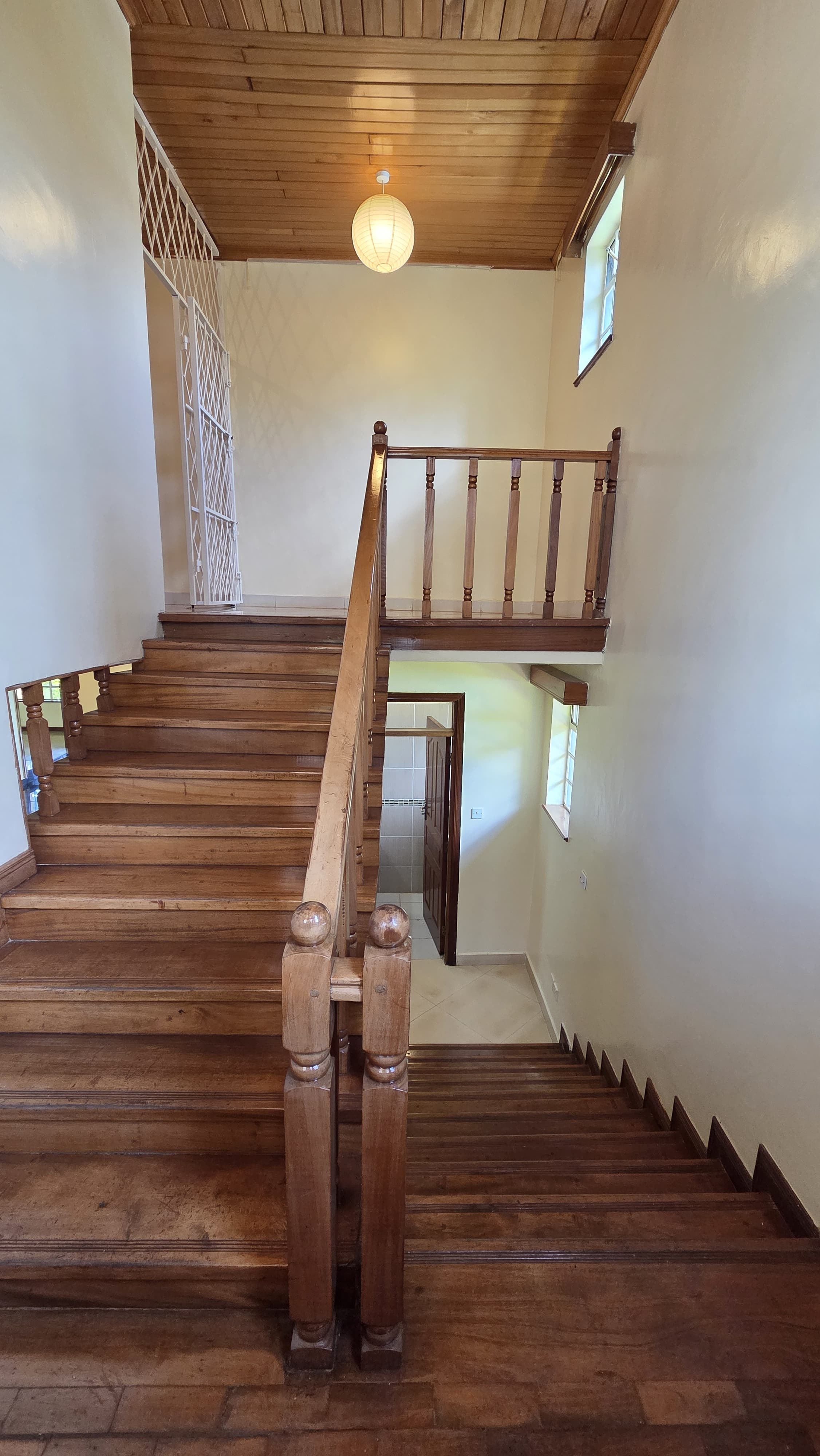 renting--Apartment_Address-Kitisuru__Nairobi__Kenya_price-200000_Beds-4_Baths-4-136-1