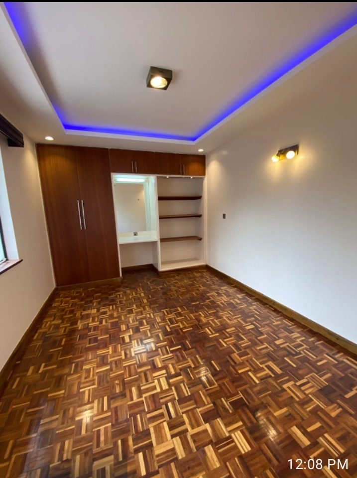 renting--Townhouse_Address-Westlands__Nairobi__Kenya_price-200000_Beds-4_Baths-3-81-10