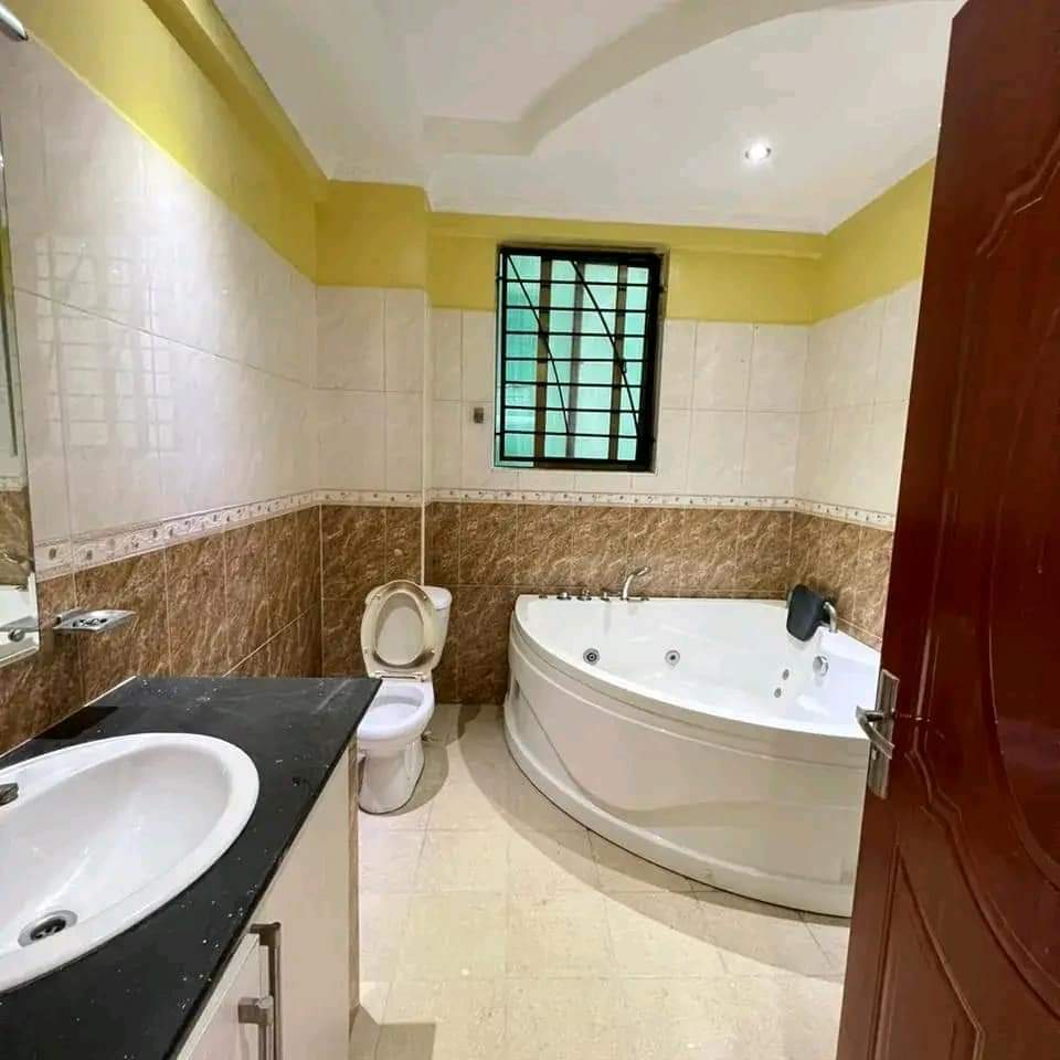 renting-Elegant_3_Bedrooms_Apartments_in_Kileleshwa_-apartment_Address-Kileleshwa_Estate__Nairobi__Kenya_price-95000_Beds-3_Baths-3-31-4