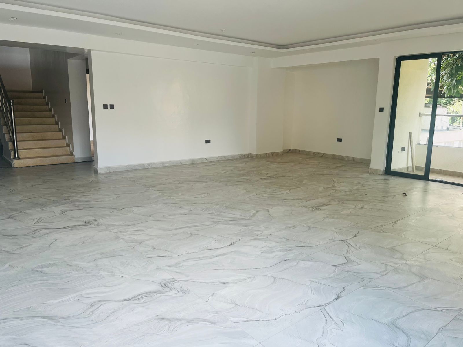 renting--Duplex_Address-General_Mathenge_Drive__Nairobi__Kenya_price-160000_Beds-5_Baths-5-163-0
