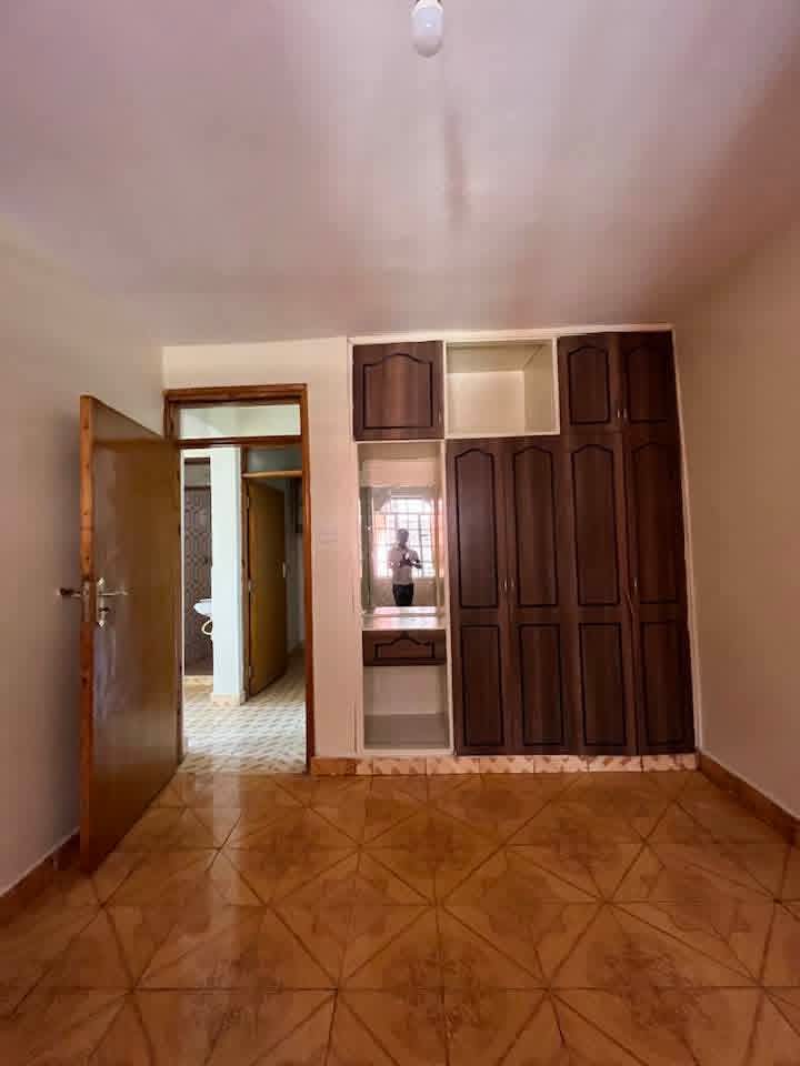 renting--Townhouse_Address-Utawala_Cres_Ct__Nairobi__Kenya_price-15000_Beds-2_Baths-1-59-2