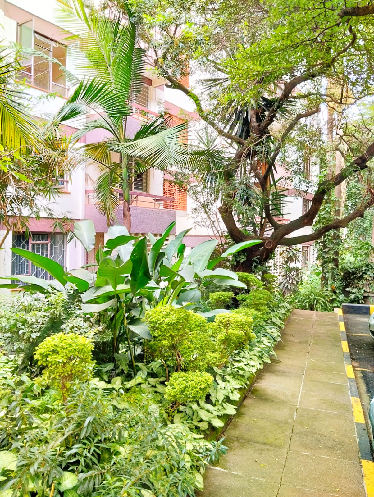 renting--Apartment_Address-State_House_Rd__Nairobi__Kenya_price-100000_Beds-2_Baths-2-158-11