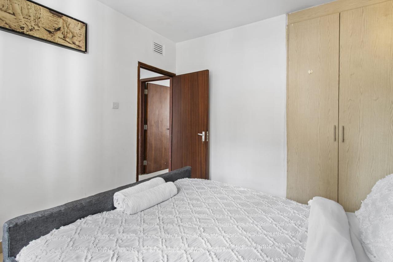renting--Apartment_Address-Westlands_Rd__Nairobi__Kenya_price-150000_Beds-2_Baths-2-87-6