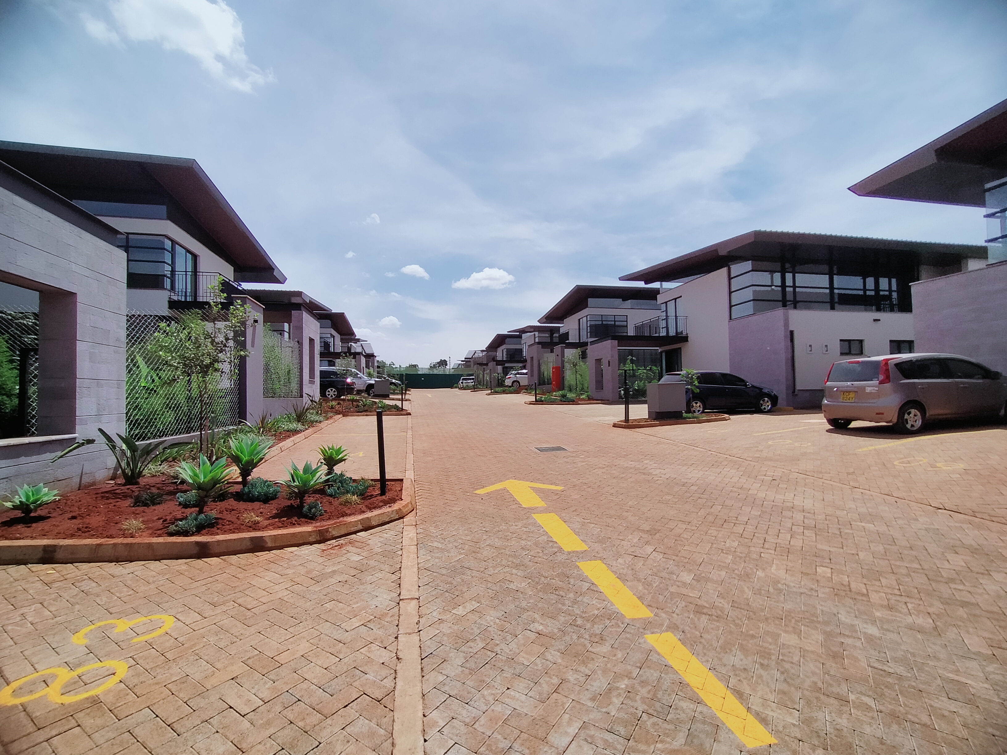 renting--Townhouse_Address-Runda__Nairobi__Kenya_price-270000_Beds-4_Baths-4-18-2