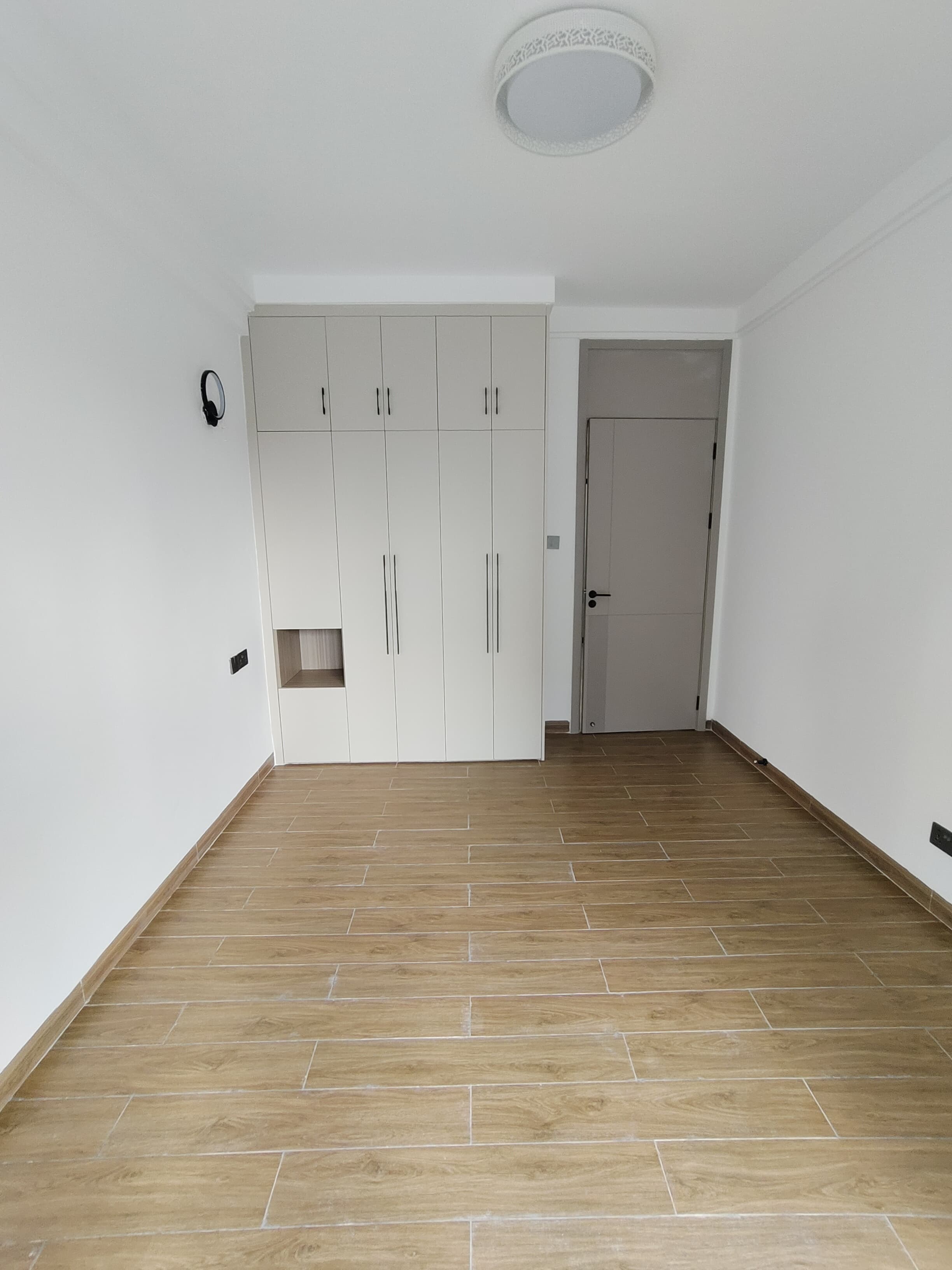 house-on-sale-2_bedroom_apartment_for_sale_in_Kilimani_Kes_10M-Apartment_Address-Kilimani__Nairobi__Kenya_price-10000000_Beds-2_Baths-1110_21-3