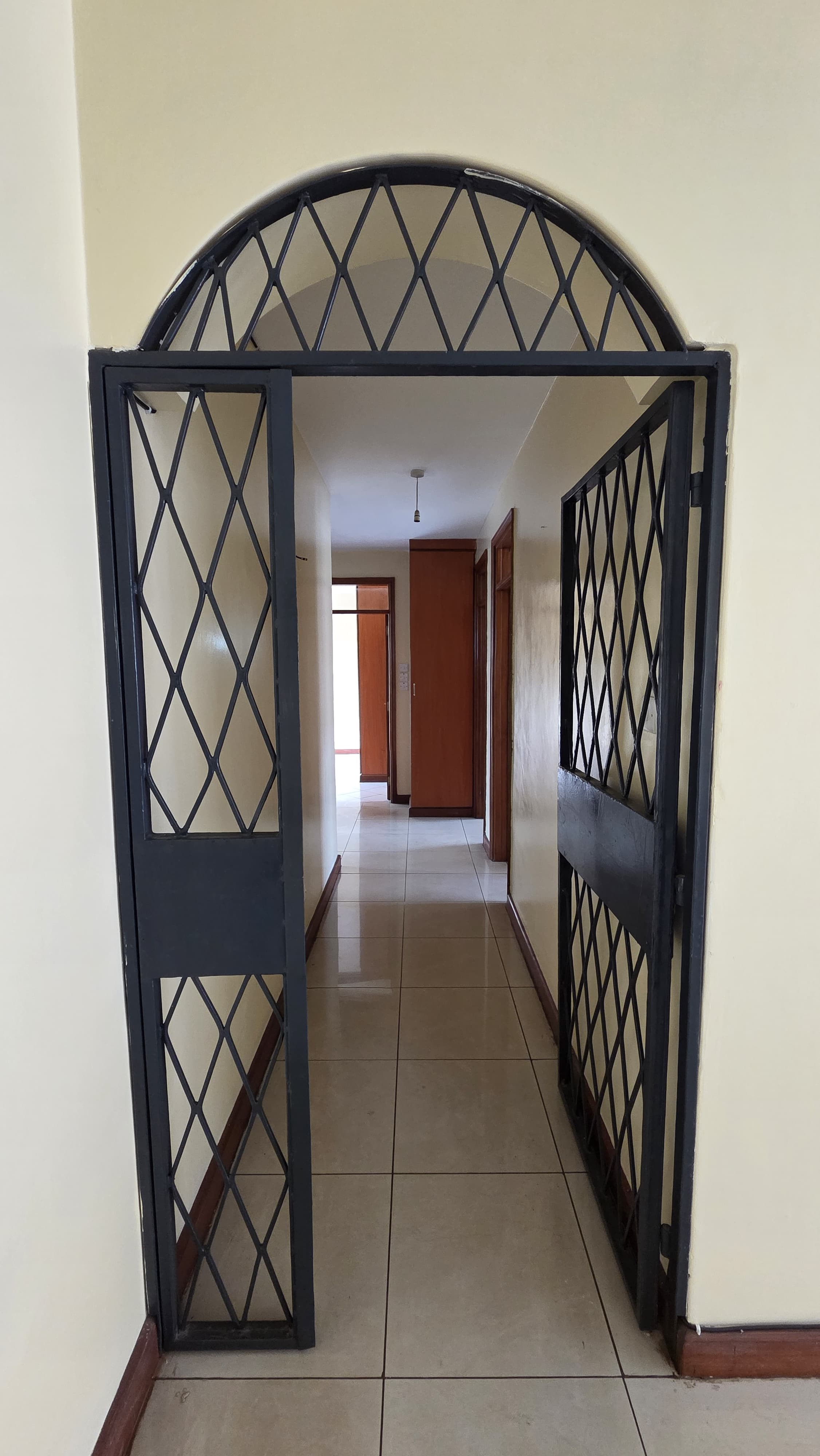 renting--Apartment_Address-Parklands__Nairobi__Kenya_price-90000_Beds-3_Baths-2-152-12