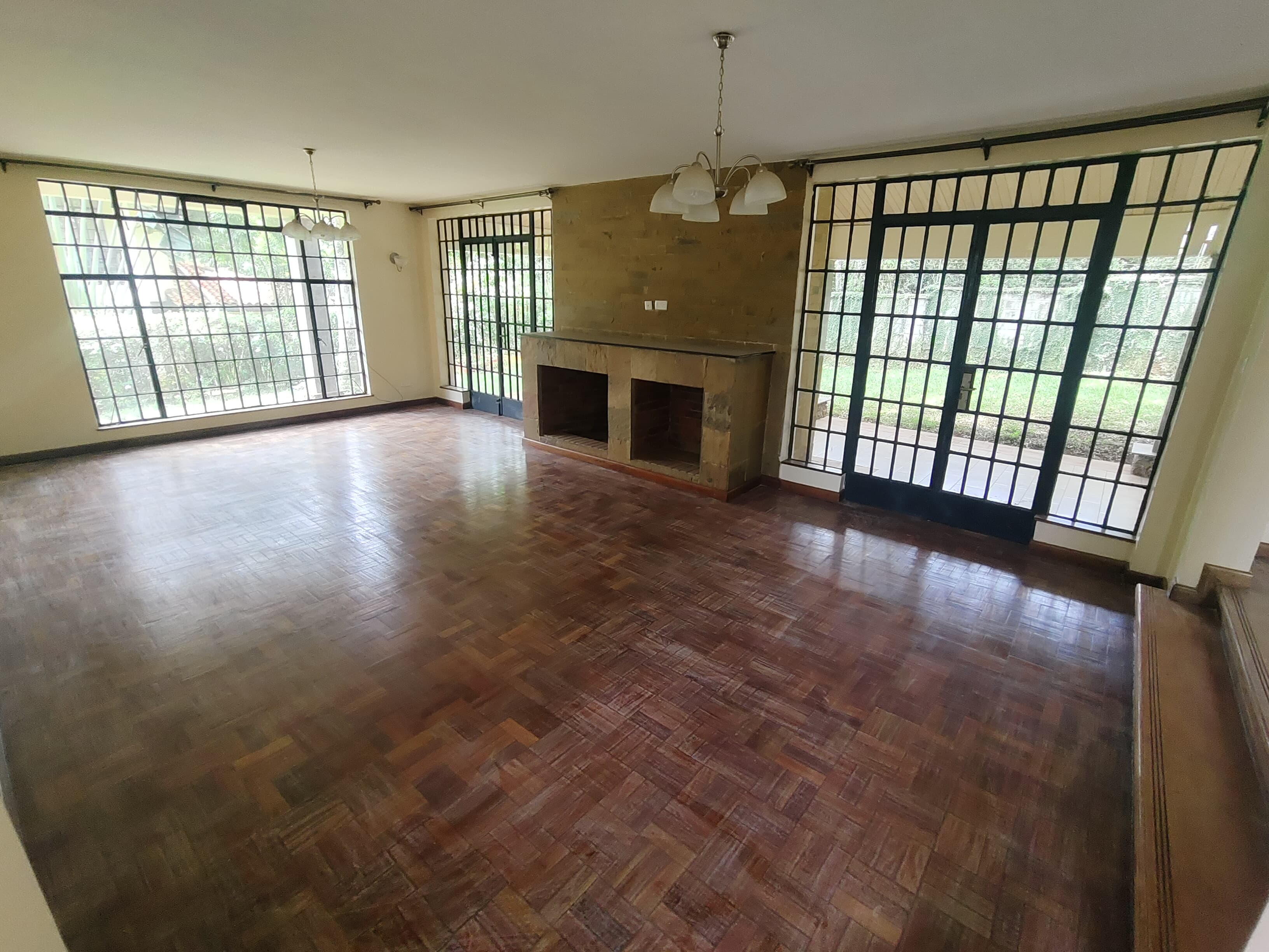 house-on-sale-4_Bedroom_plus_DSQ_Villa_for_sale_in_Karen_Kes_85M-Villa_Address-Karen__Nairobi__Kenya_price-85000000_Beds-4_Baths-5110_22-6