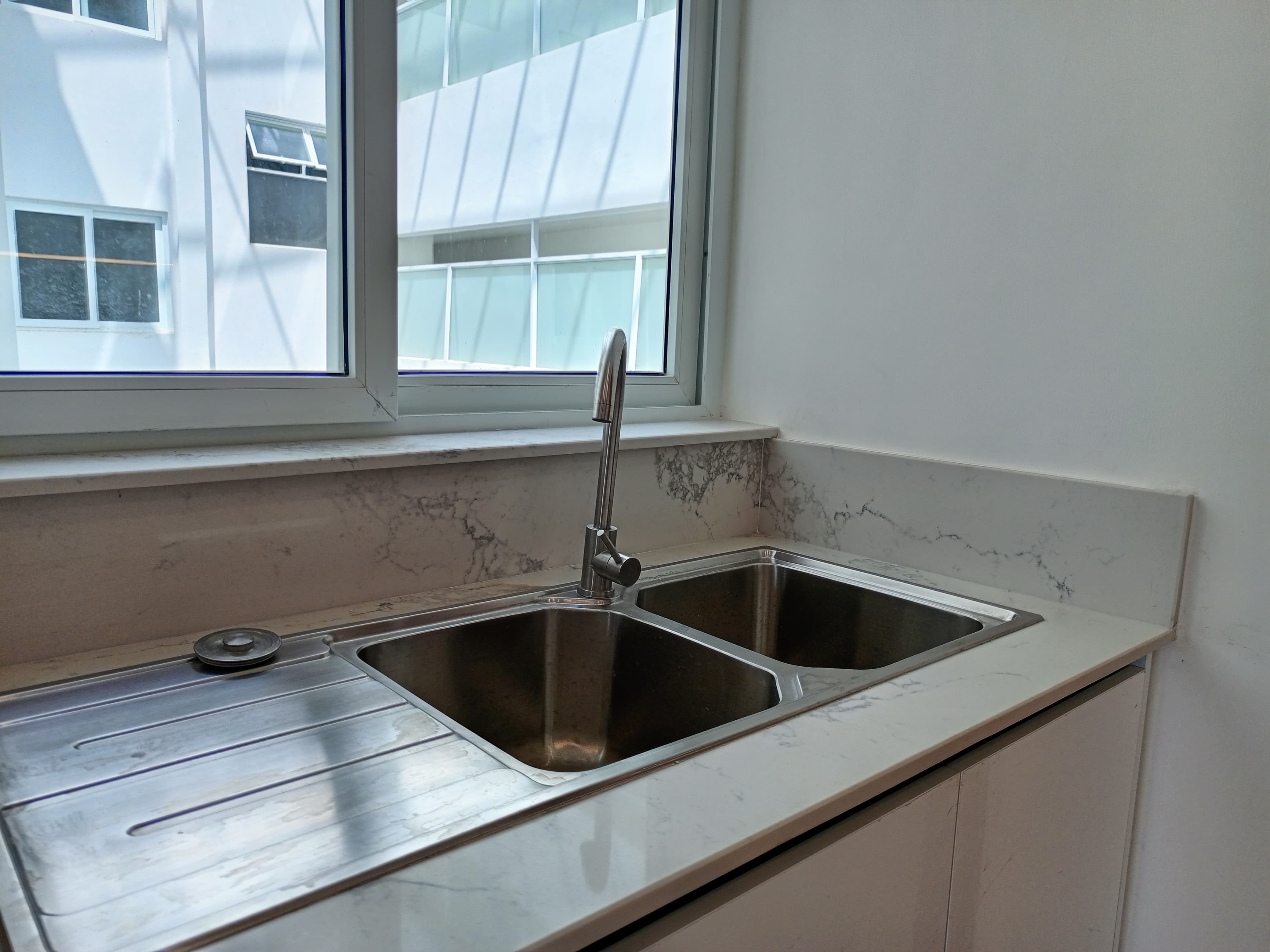 renting-3_Bed_All_ensuite_Parklands___Kes_280000-apartment_Address-Parklands__Nairobi__Kenya_price-280000_Beds-3_Baths-4-9-5