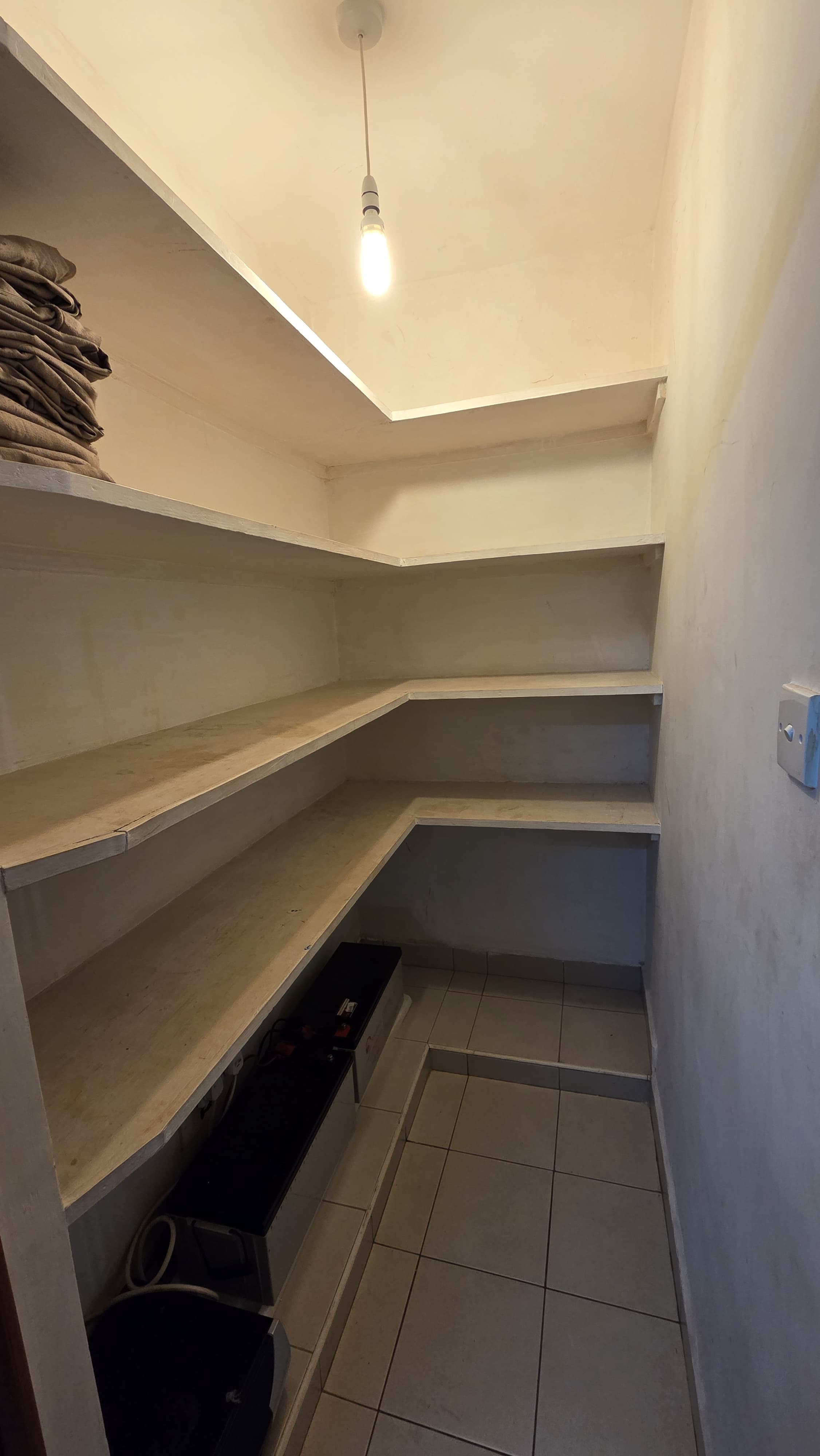 renting--Apartment_Address-Brookside_Grove__Nairobi__Kenya_price-100000_Beds-2_Baths-2-124-7