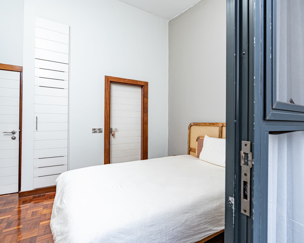 renting--Duplex_Address-Westlands__Nairobi__Kenya_price-425000_Beds-3_Baths-3-98-4