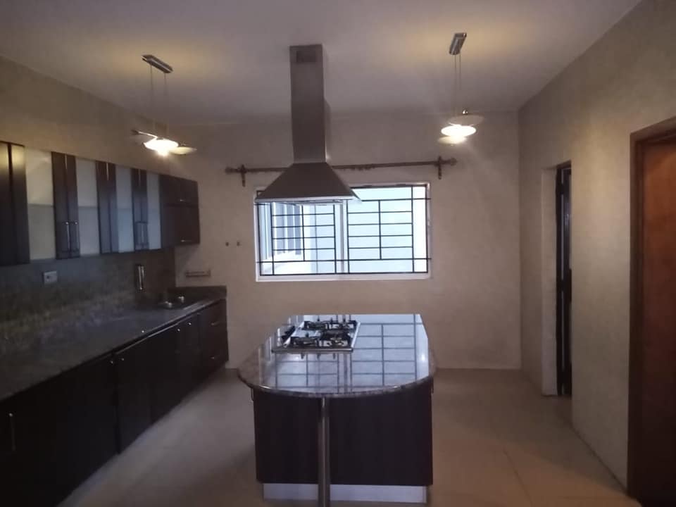 house-on-sale-Kileleshwa_3_Bedroom_all_en_suite_plus_DSQ_apartment_for_sale_Kes_25M-Apartment_Address-Kileleshwa__Nairobi__Kenya_price-25000000_Beds-3_Baths-4110_34-9