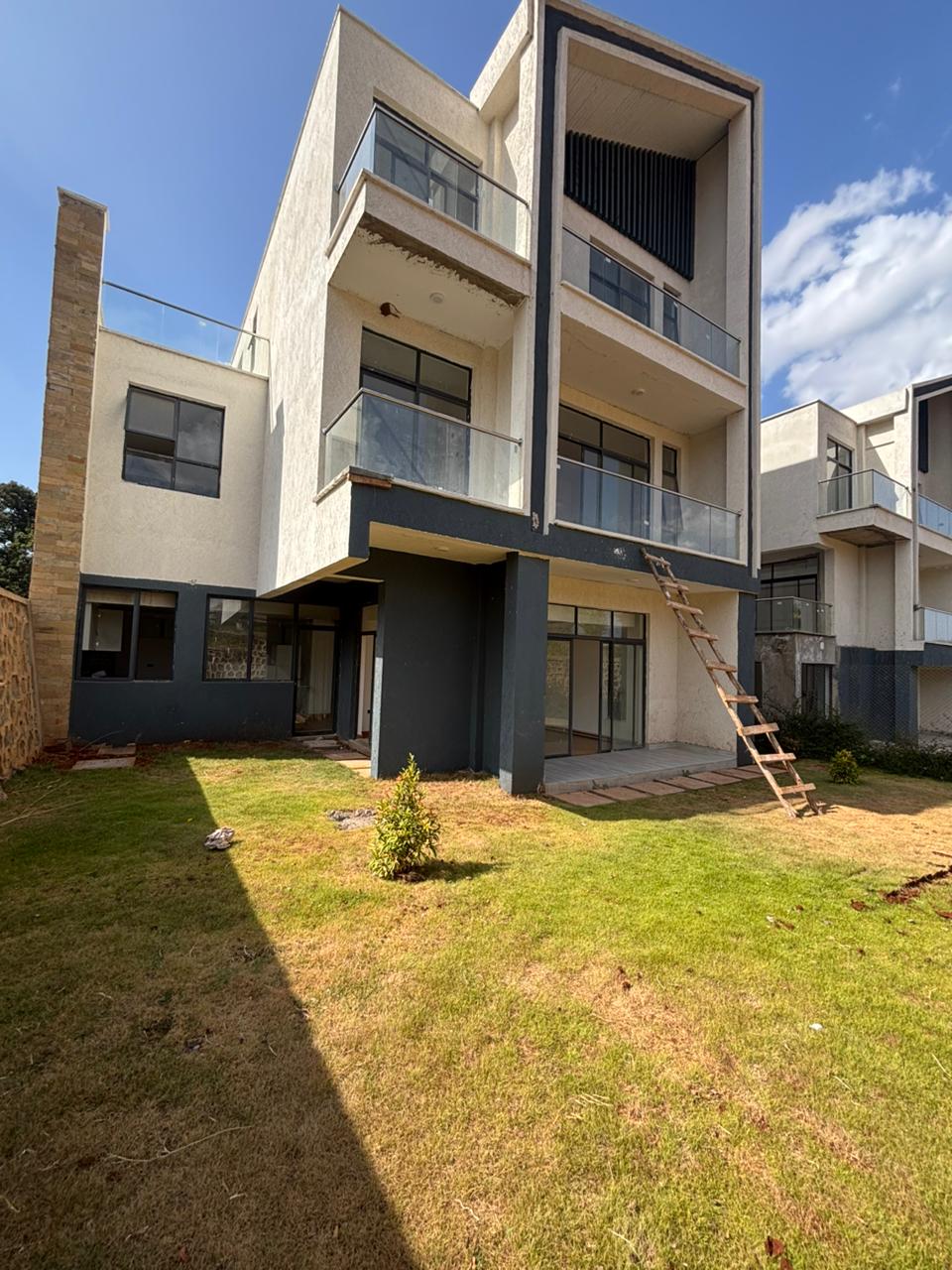 house-on-sale-Secure_gated_community_4_Bedrooms_Townhouse_offering_lifestyle_amenities_comfort_convenience_accessibility-Townhouse_Address-Kiambu_Rd__Kiambu__Kenya_price-30000000_Beds-4_Baths-1111_73-0