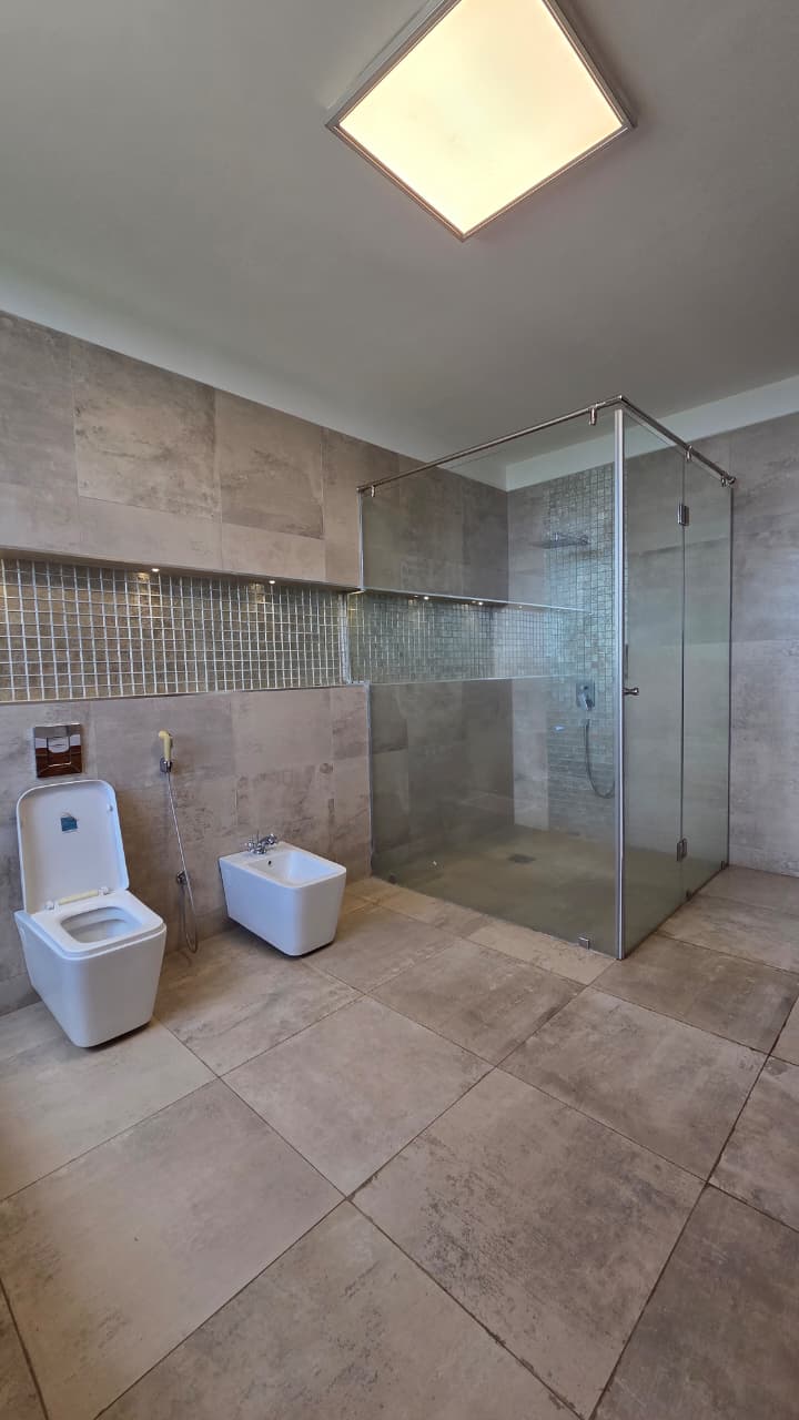 renting--Duplex_Address-Parklands__Nairobi__Kenya_price-410000_Beds-4_Baths-4-159-9