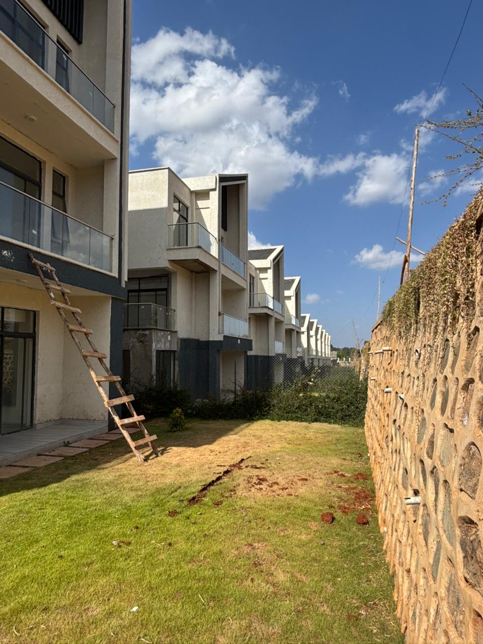 house-on-sale-Secure_gated_community_4_Bedrooms_Townhouse_offering_lifestyle_amenities_comfort_convenience_accessibility-Townhouse_Address-Kiambu_Rd__Kiambu__Kenya_price-30000000_Beds-4_Baths-1111_73-14