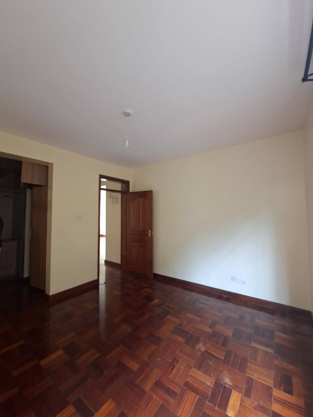 renting--Apartment_Address-Riverside_Dr__Nairobi__Kenya_price-85000_Beds-2_Baths-2-170-5