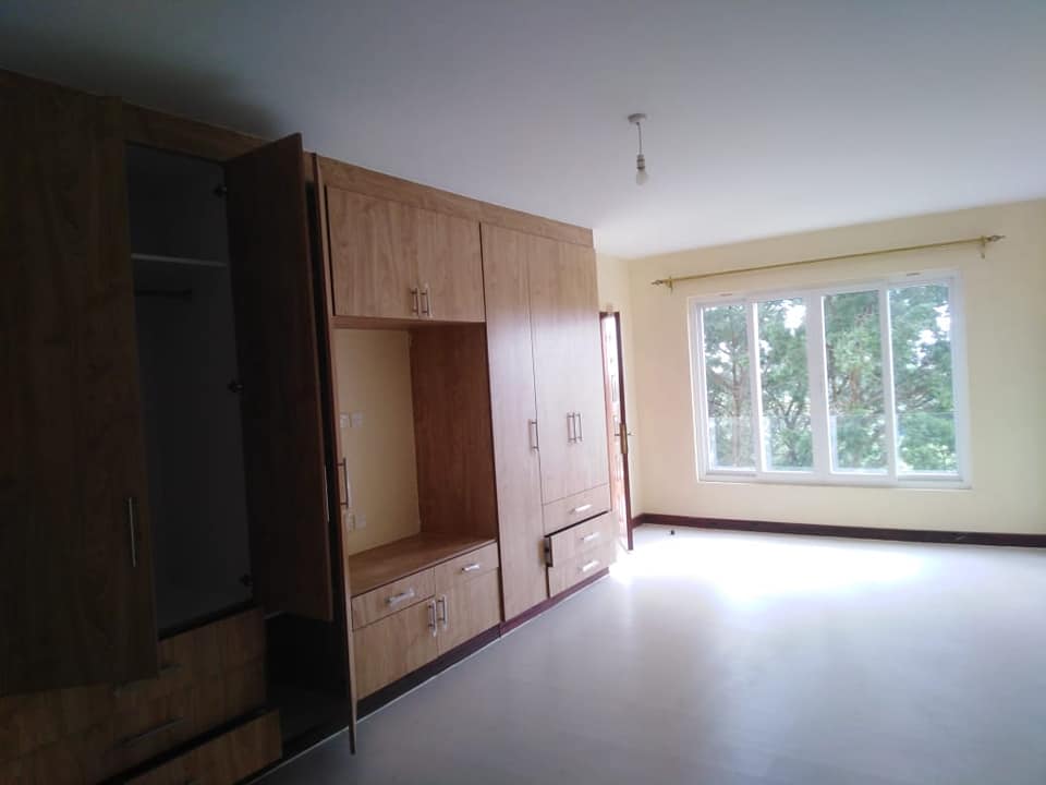 renting--Apartment_Address-Parklands__Nairobi__Kenya_price-95000_Beds-6_Baths-3-33-9