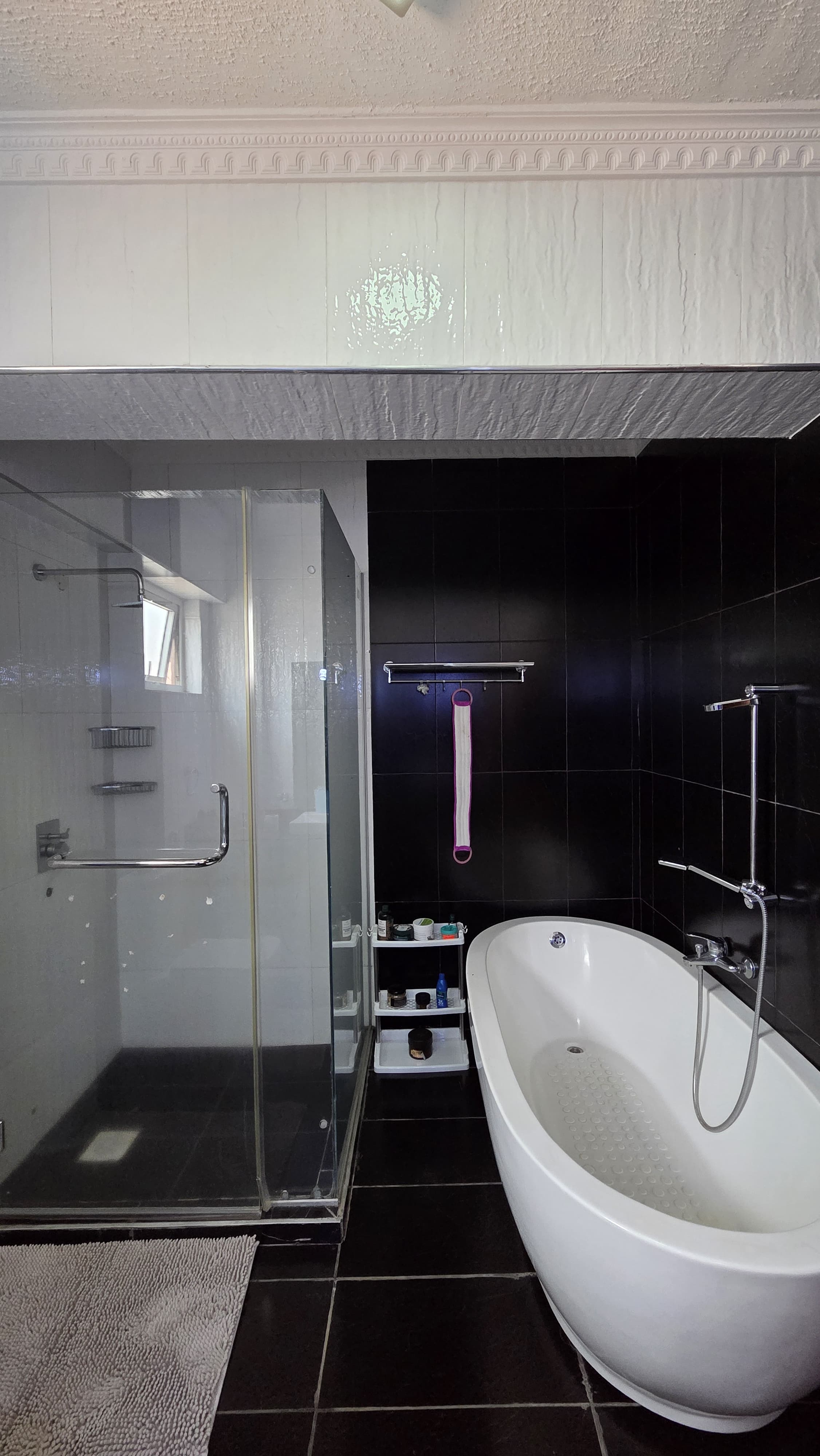 renting--Apartment_Address-Parklands__Nairobi__Kenya_price-285000_Beds-4_Baths-4-150-17