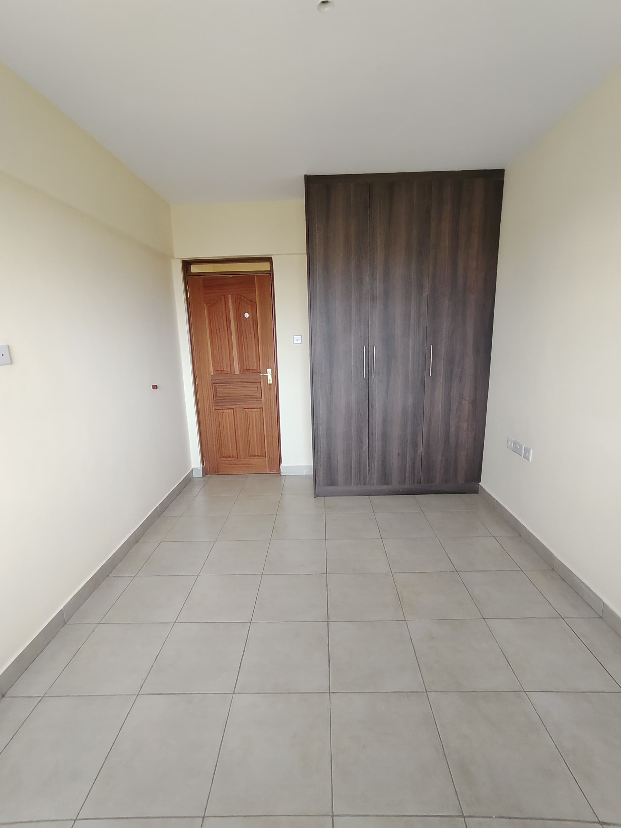 house-on-sale-3_Bedroom_apartment_for_sale_Ngong_road_Kes_11M-Apartment_Address-Ngong_Rd__Nairobi__Kenya_price-11000000_Beds-3_Baths-2120_30-11