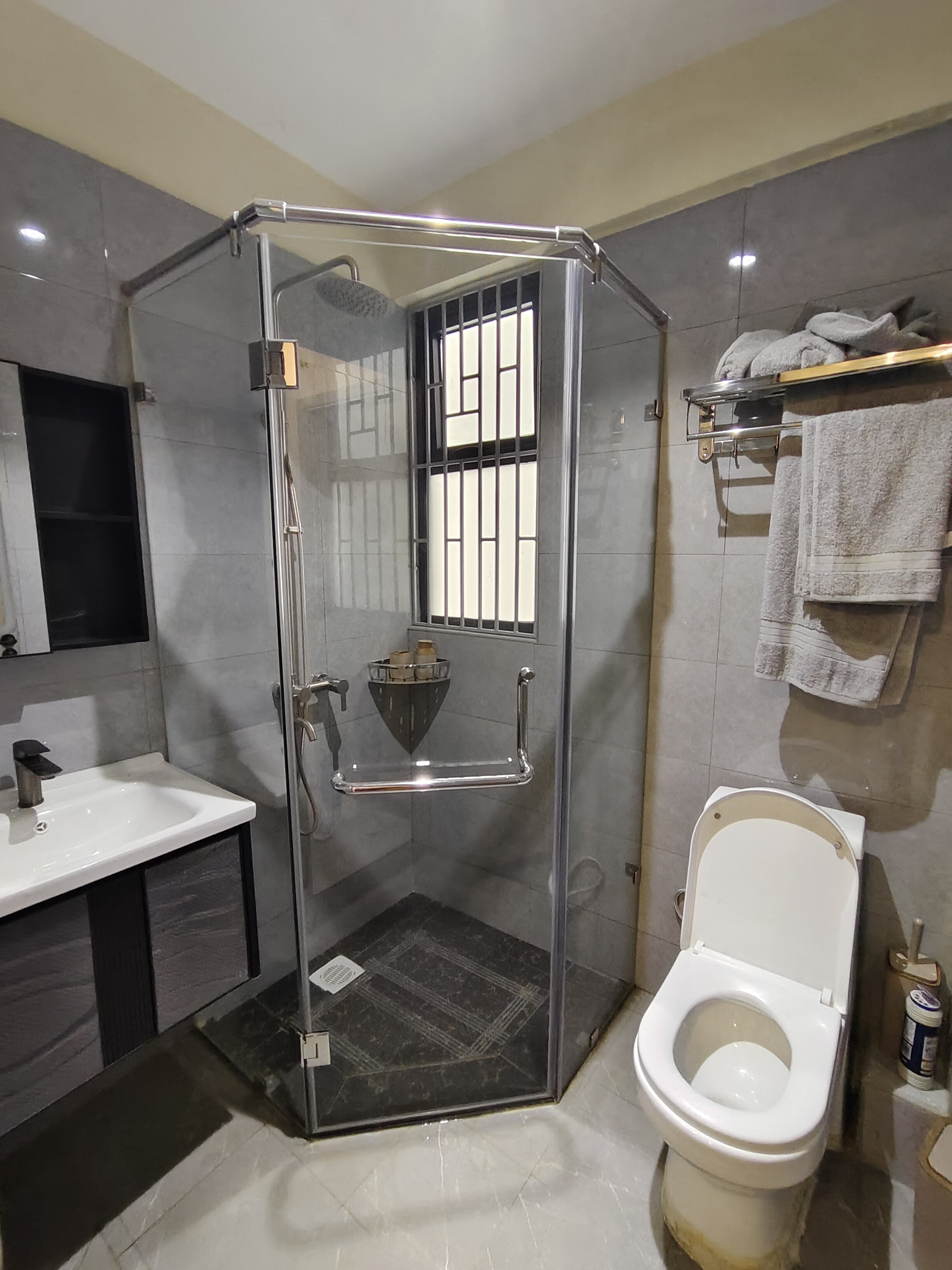 house-on-sale-3_Bedroom_apartment_for_sale_in_Kilimani_-Apartment_Address-Kilimani__Nairobi__Kenya_price-12600000_Beds-3_Baths-2110_10-6