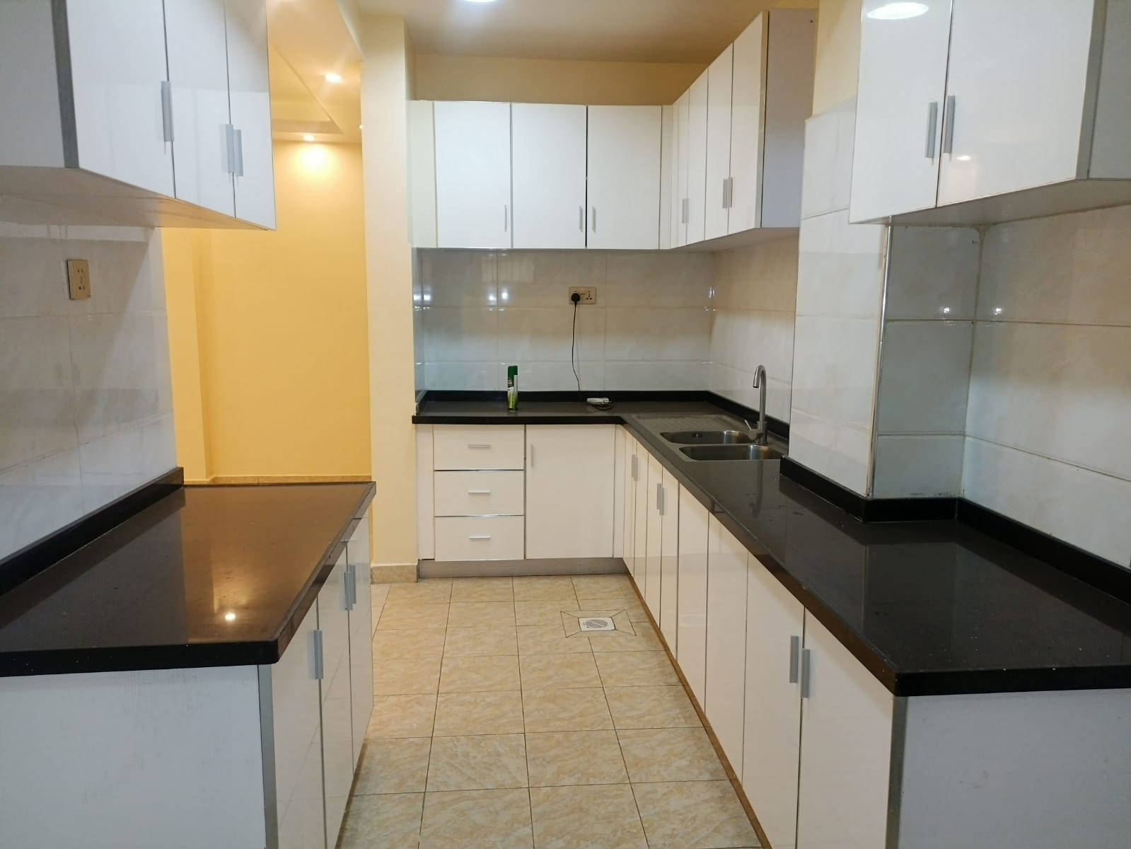 house-on-sale-Kileleshwa_3_Bedroom_apartment_for_sale_Kes_13M-Apartment_Address-Kileleshwa__Nairobi__Kenya_price-13000000_Beds-3_Baths-31310_41-8