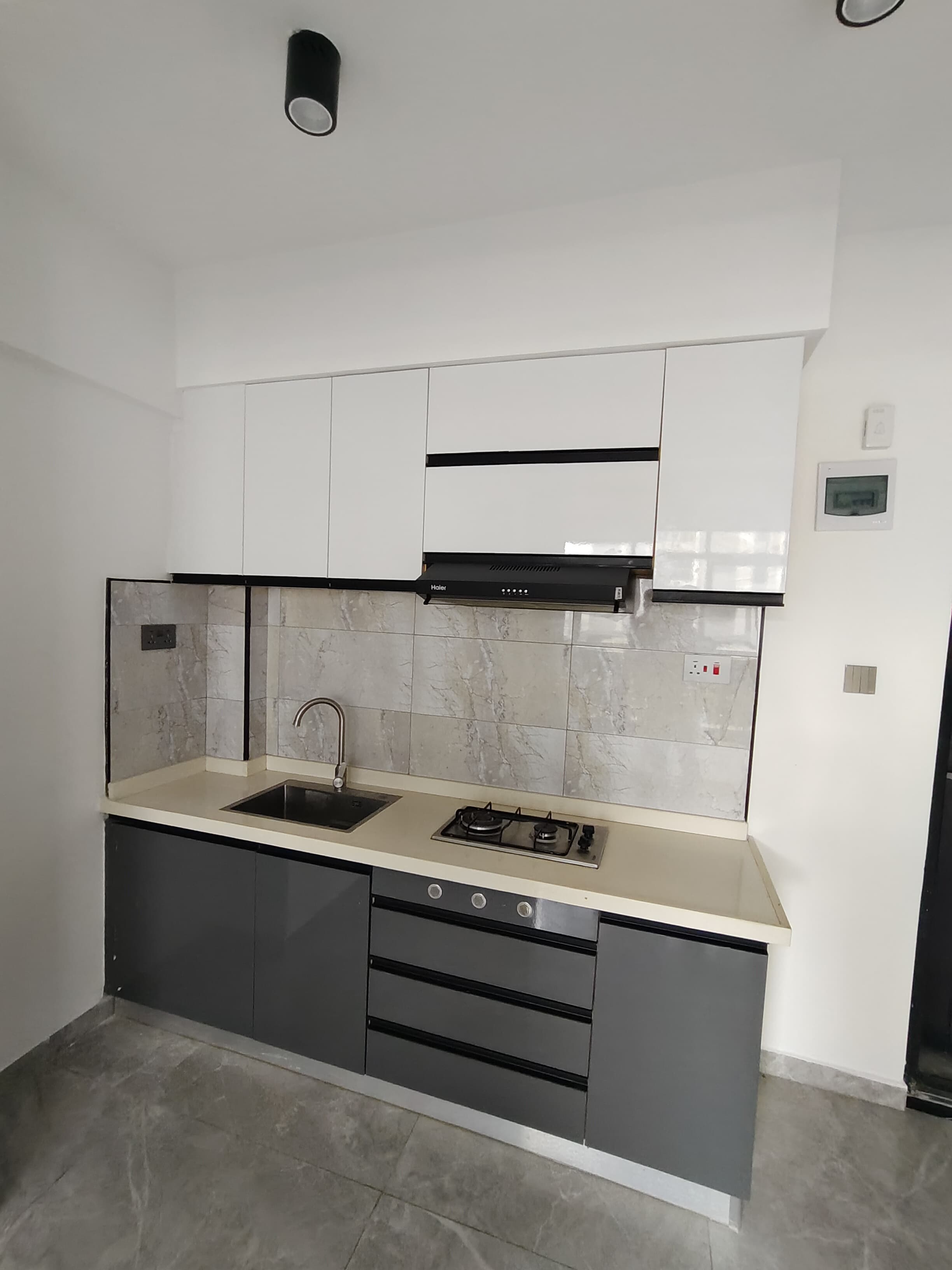 house-on-sale-1_bedroom_apartment_for_sale_in_Lavington_Kes_6_5M-Apartment_Address-Lavington__Nairobi__Kenya_price-6500000_Beds-1_Baths-1110_13-7