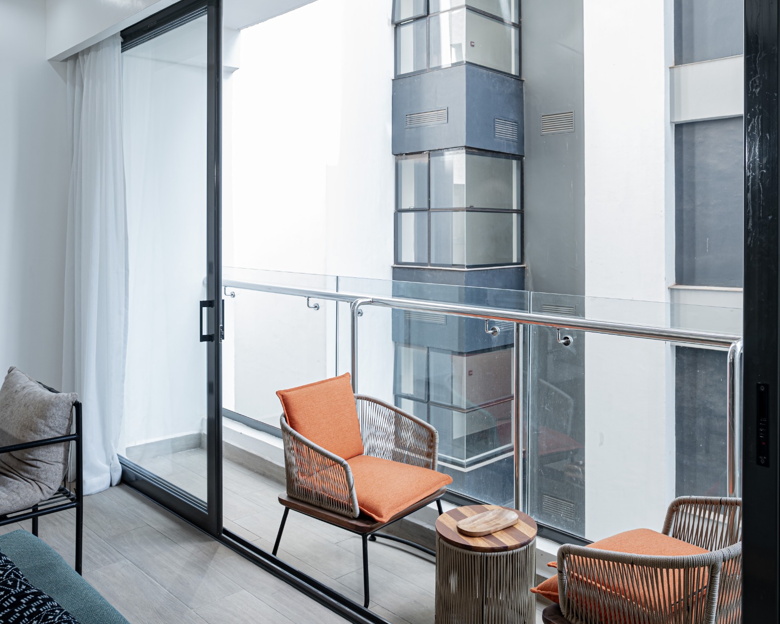 renting--Apartment_Address-Riverside_Dr__Nairobi__Kenya_price-340000_Beds-3_Baths-3-134-10