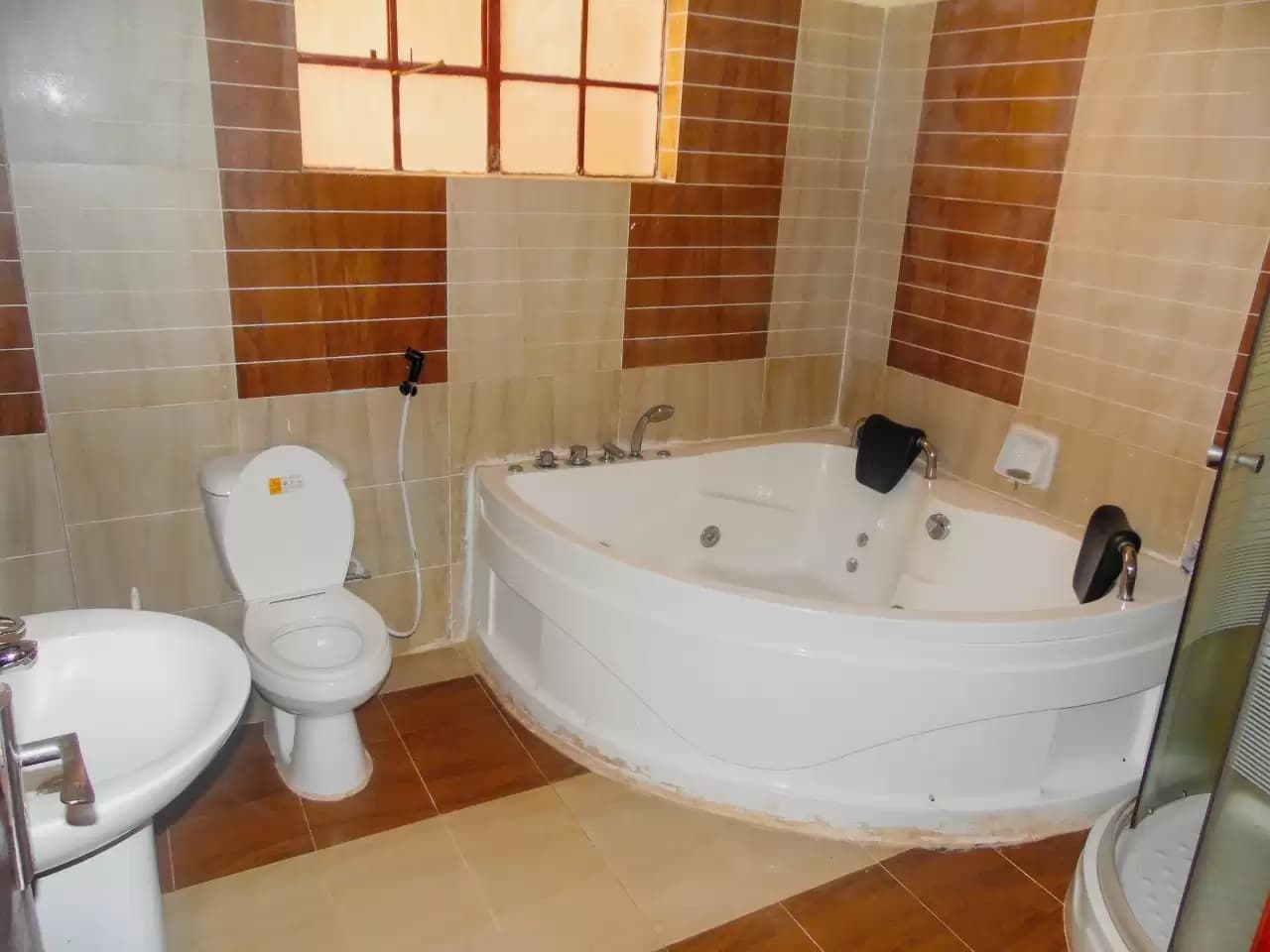 house-on-sale-Riverside_3_Bedroom_plus_DSQ_for_sale_Kes_26M-Apartment_Address-Riverside_Dr__Nairobi__Kenya_price-26000000_Beds-3_Baths-4110_38-13