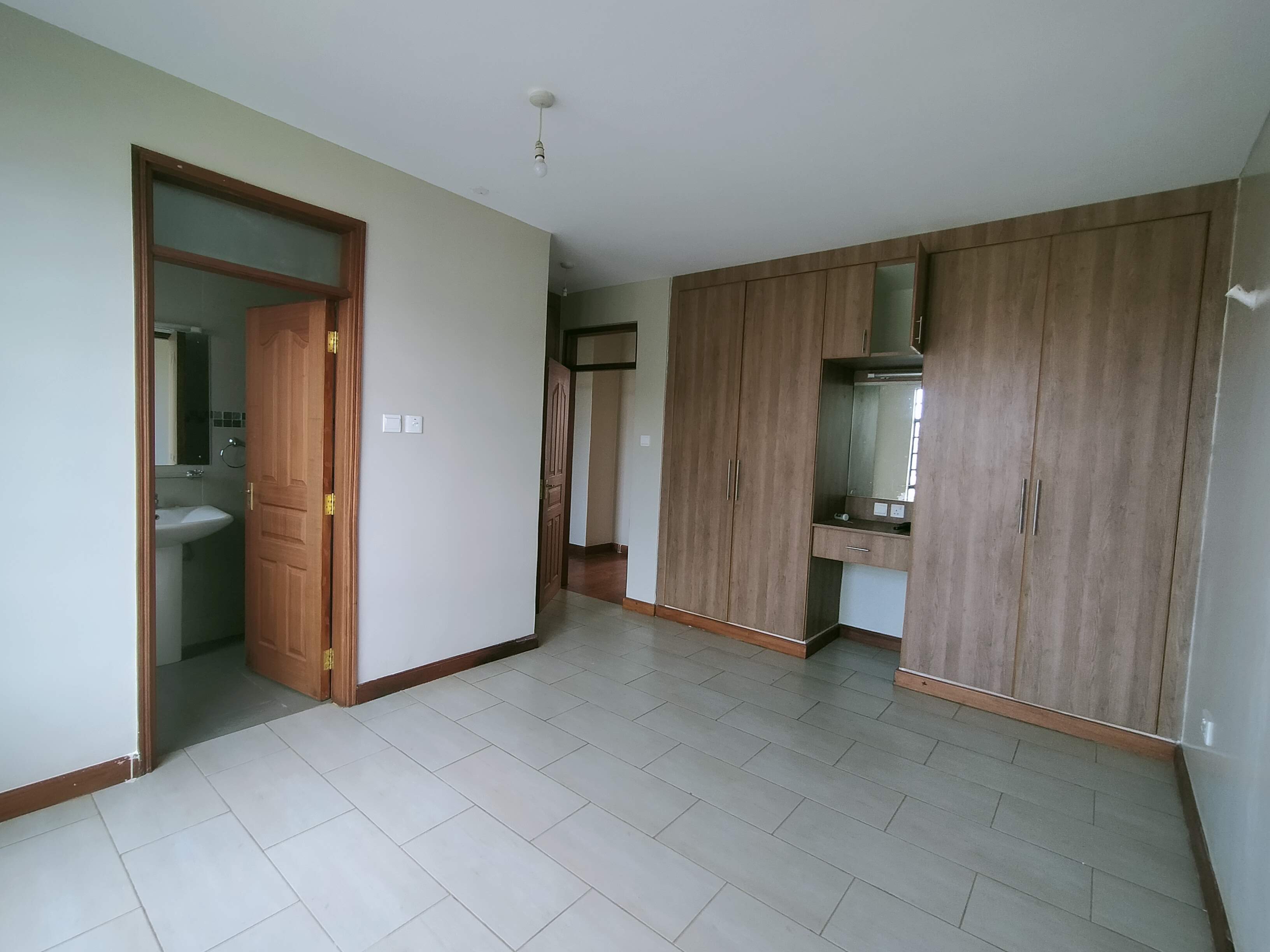 house-on-sale-Mocah-Apartment_Address-Kiambu_Rd__Kiambu__Kenya_price-14000000_Beds-4_Baths-4444_54-10