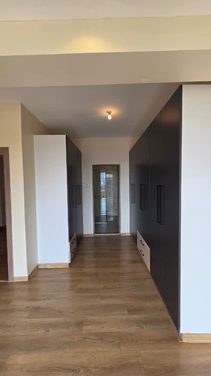 renting--Duplex_Address-Parklands__Nairobi__Kenya_price-150000_Beds-5_Baths-5-164-10
