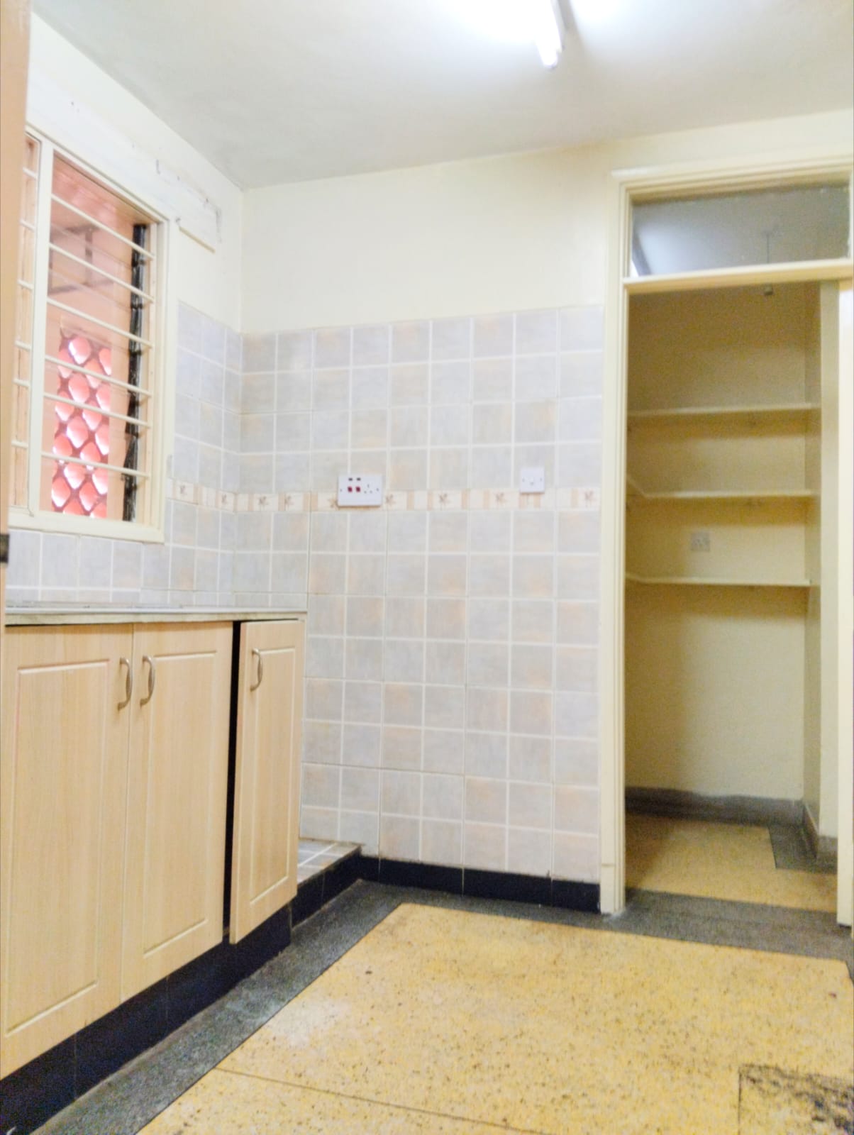 renting--Apartment_Address-State_House_Rd__Nairobi__Kenya_price-100000_Beds-2_Baths-2-158-10