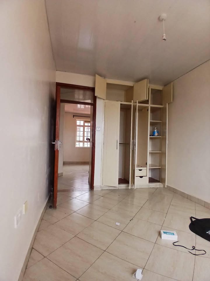 renting--Apartment_Address-Naivasha_Rd__Nairobi__Kenya_price-25000_Beds-1_Baths-1-94-4