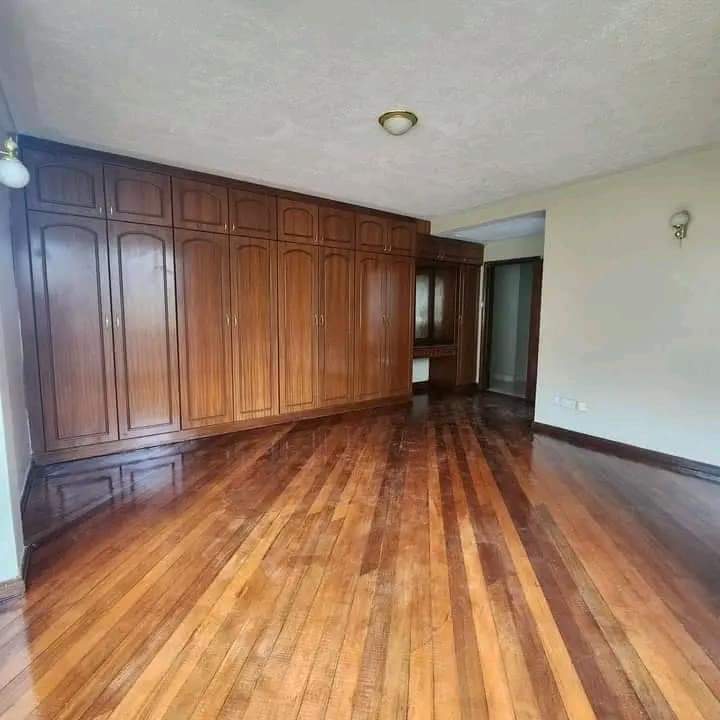 renting--Apartment_Address-Kileleshwa_Estate__Nairobi__Kenya_price-85000_Beds-3_Baths-3-32-6