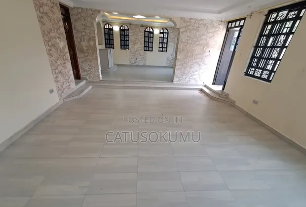 renting--Bungalow_Address-Thome__Nairobi__Kenya_price-25000_Beds-3_Baths-1-71-4