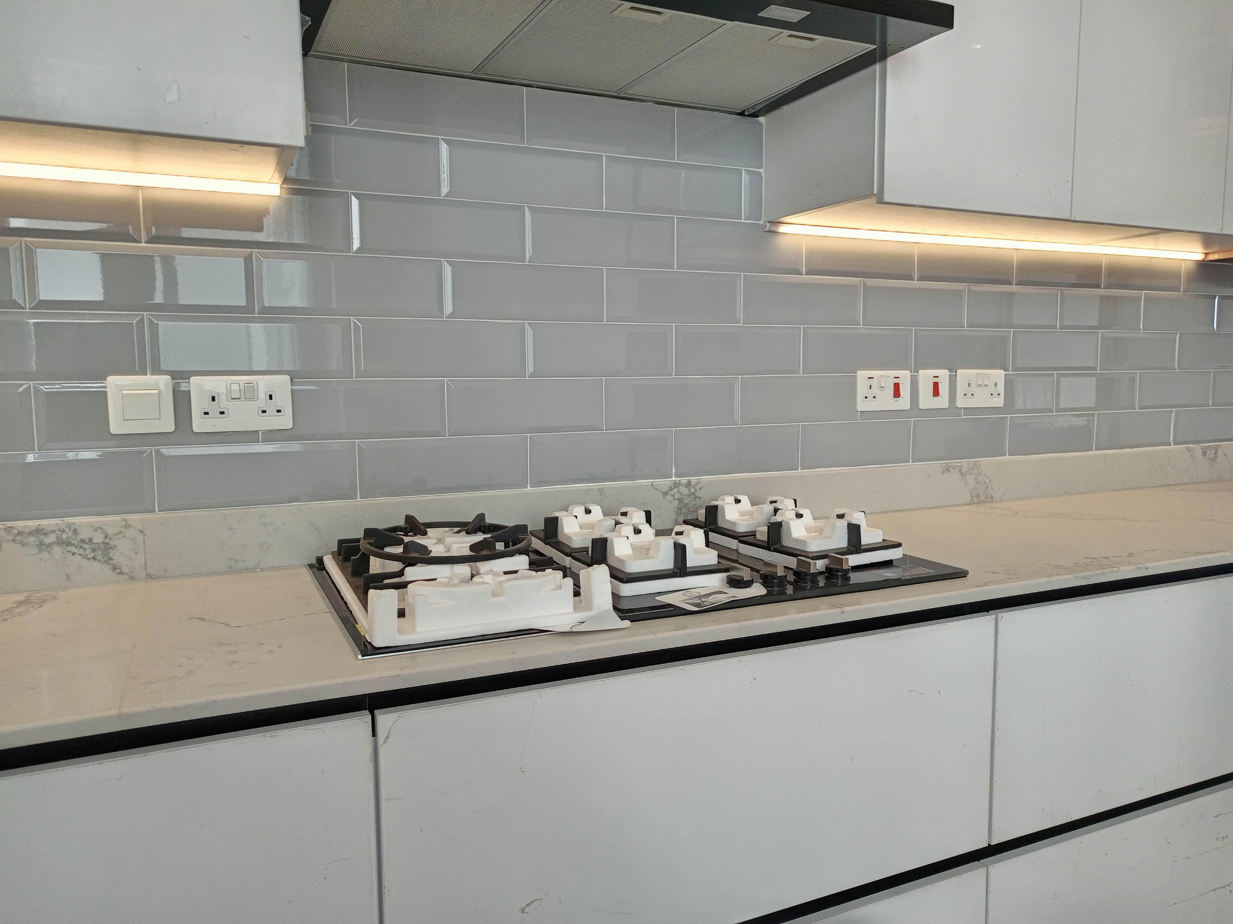 renting-3_Bed_All_ensuite_Parklands___Kes_280000-apartment_Address-Parklands__Nairobi__Kenya_price-280000_Beds-3_Baths-4-9-9