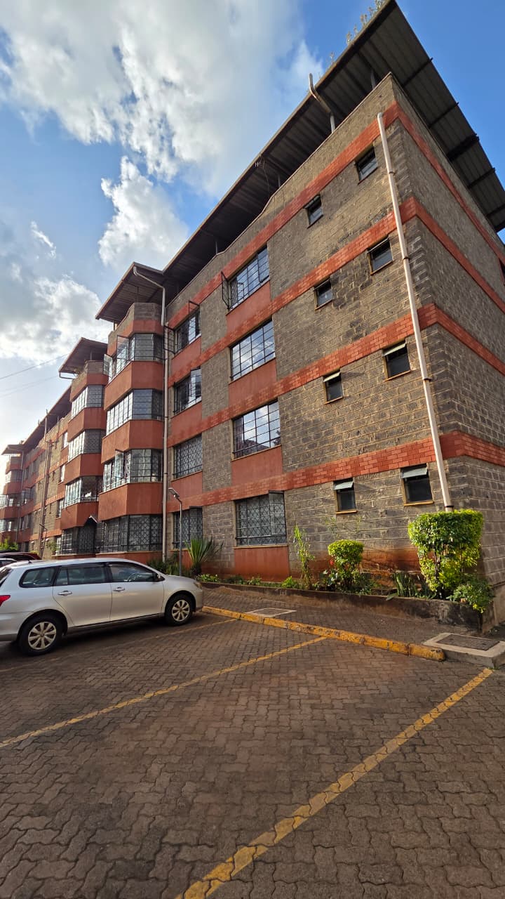 house-on-sale-Spacious_4_Bedroom_Apartment_For_Sale_In_Parklands-Apartment_Address-Parklands__Nairobi__Kenya_price-21950000_Beds-4_Baths-2121_76