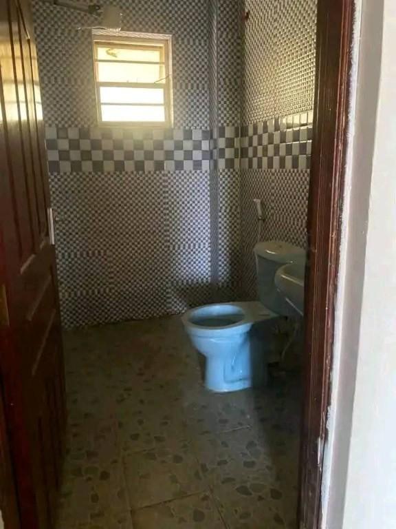 renting--Townhouse_Address-Kangemi_Market__Nairobi__Kenya_price-15000_Beds-4_Baths-1-52-3
