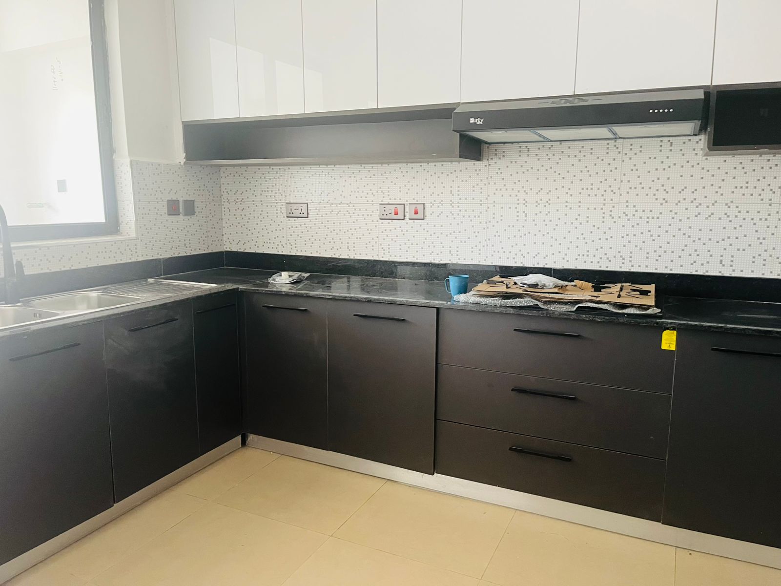 renting--Duplex_Address-General_Mathenge_Drive__Nairobi__Kenya_price-160000_Beds-5_Baths-5-163-2