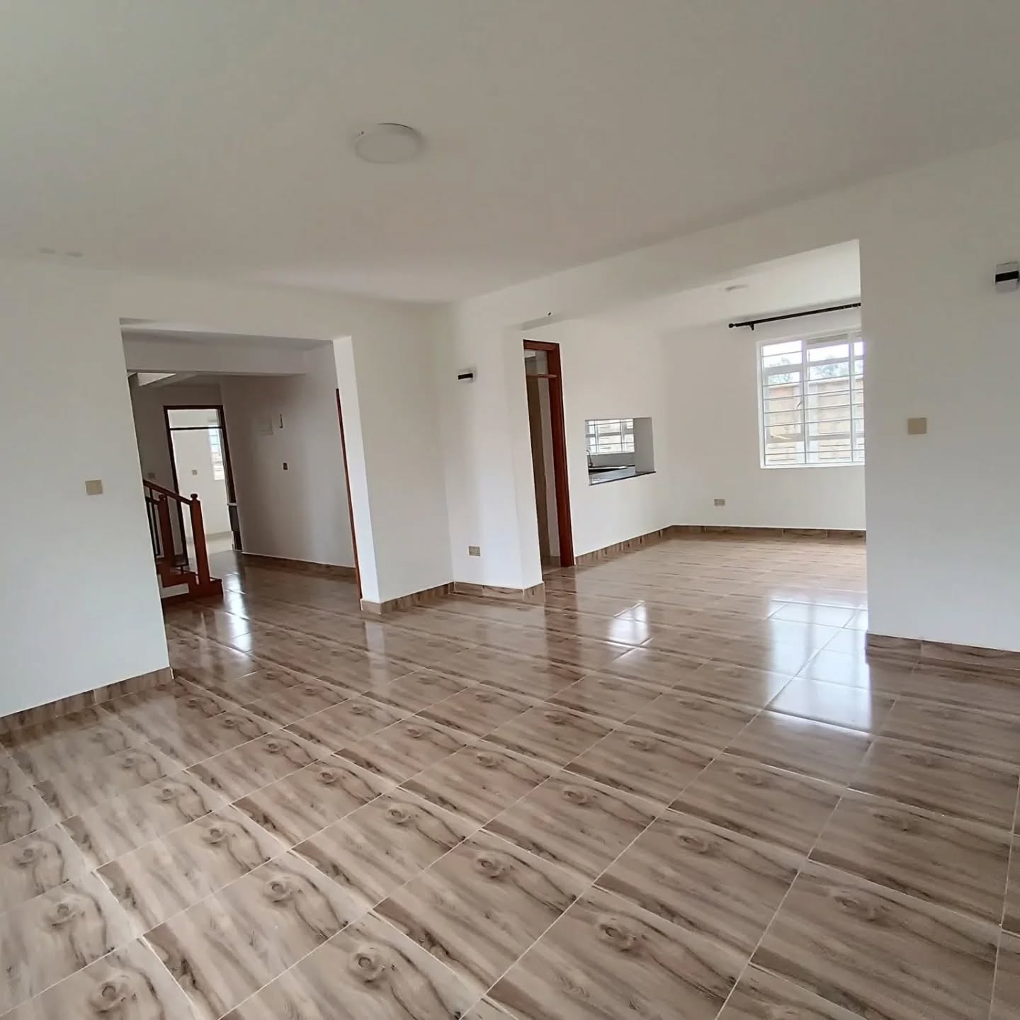 renting--Bungalow_Address-Buru_Buru_Phase_5__Nairobi__Kenya_price-25000_Beds-5_Baths-1-51-4