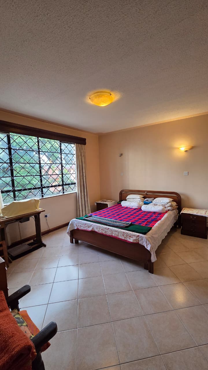 house-on-sale-Spacious_4_Bedroom_Apartment_For_Sale_In_Parklands-Apartment_Address-Parklands__Nairobi__Kenya_price-21950000_Beds-4_Baths-2121_76-13