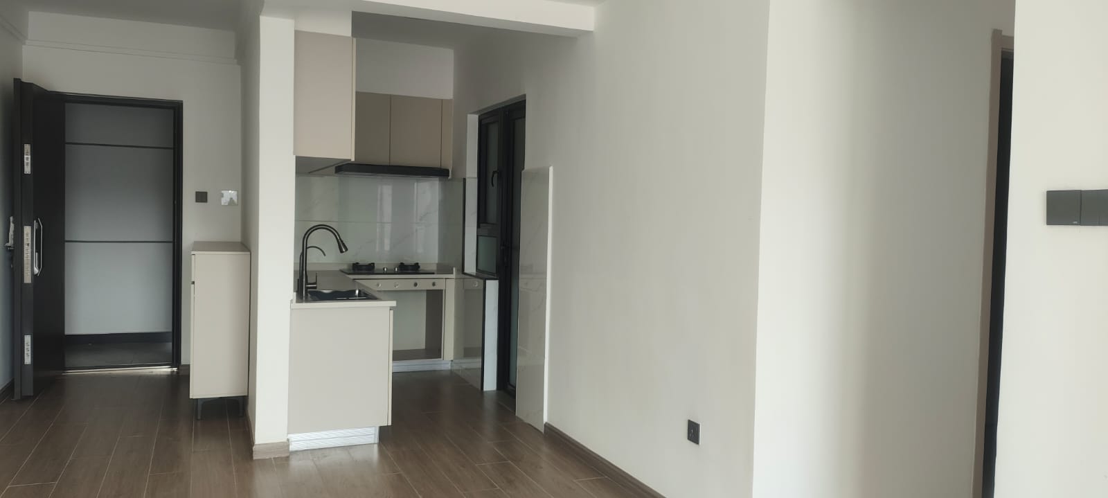 renting--Apartment_Address-Kilimani_Estate__Nairobi__Kenya_price-100000_Beds-2_Baths-2-110-1