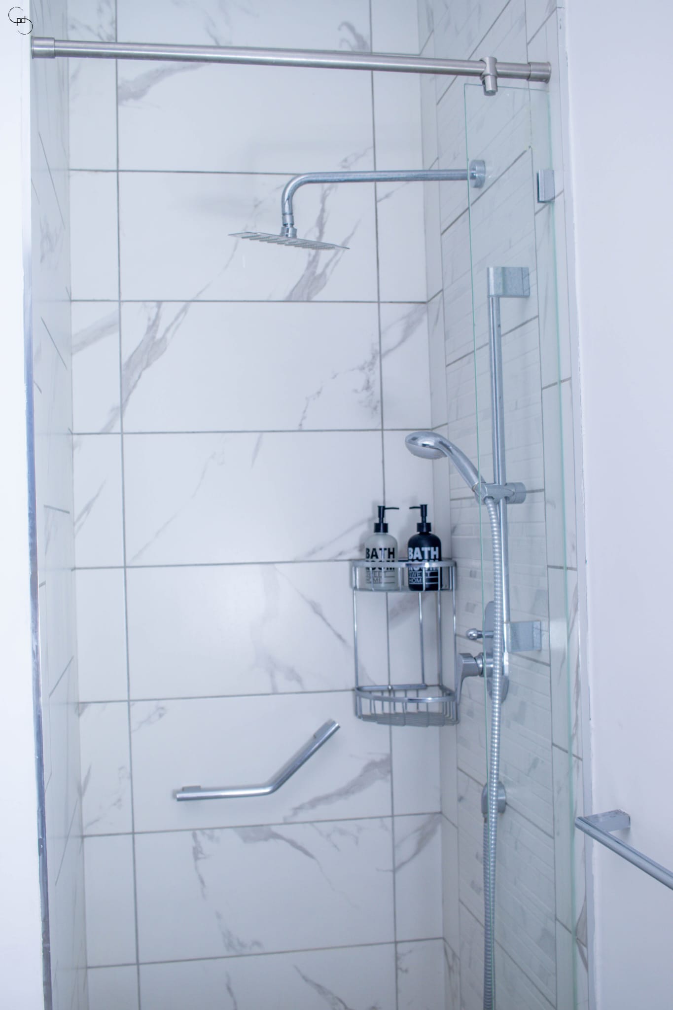 renting--Apartment_Address-Two_Rivers_Cres__Kenya_price-350000_Beds-1_Baths-1-126-12