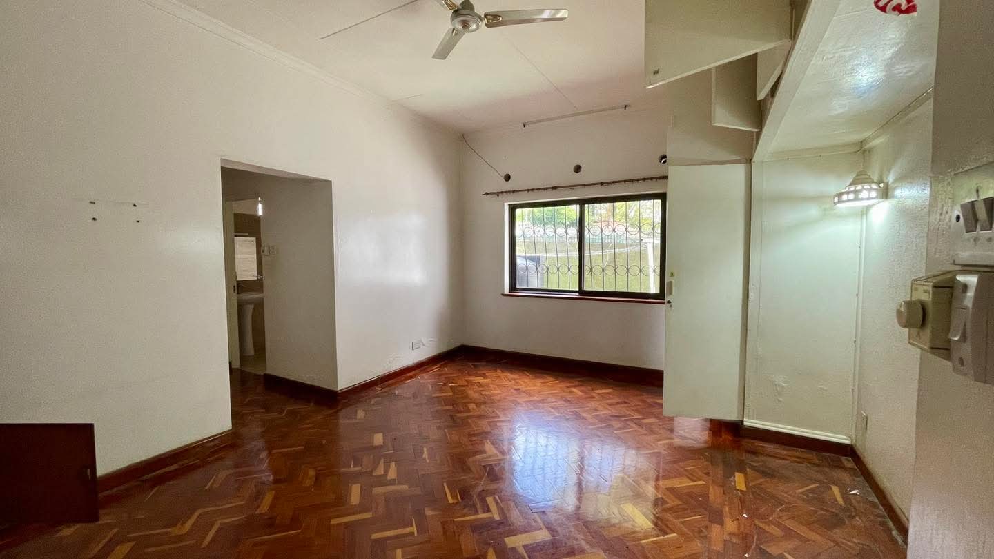 renting--Bungalow_Address-Spring_Valley_Rd__Nairobi__Kenya_price-450000_Beds-5_Baths-4-148-6