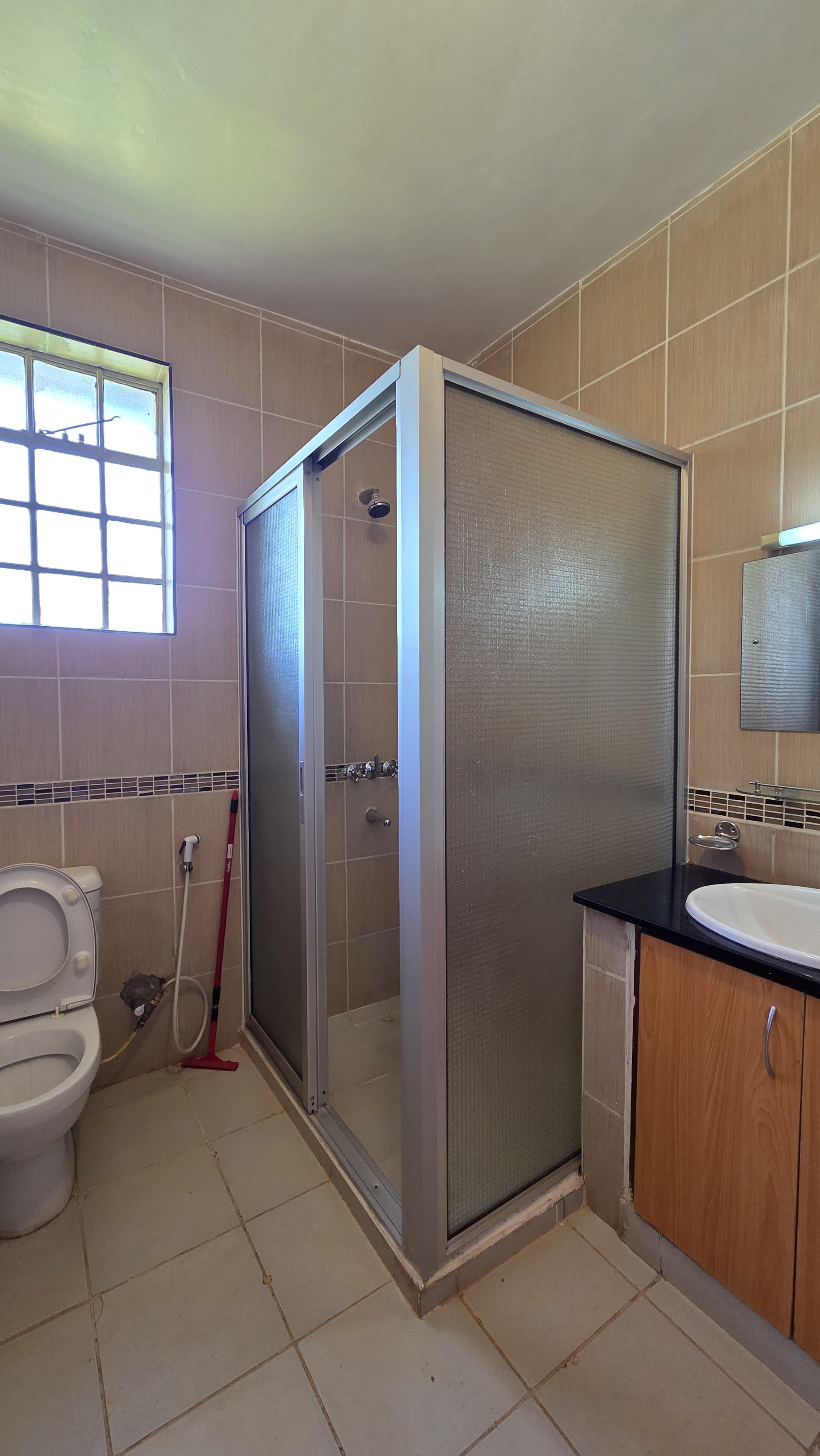 renting--Apartment_Address-Kitisuru__Nairobi__Kenya_price-200000_Beds-4_Baths-4-136-7