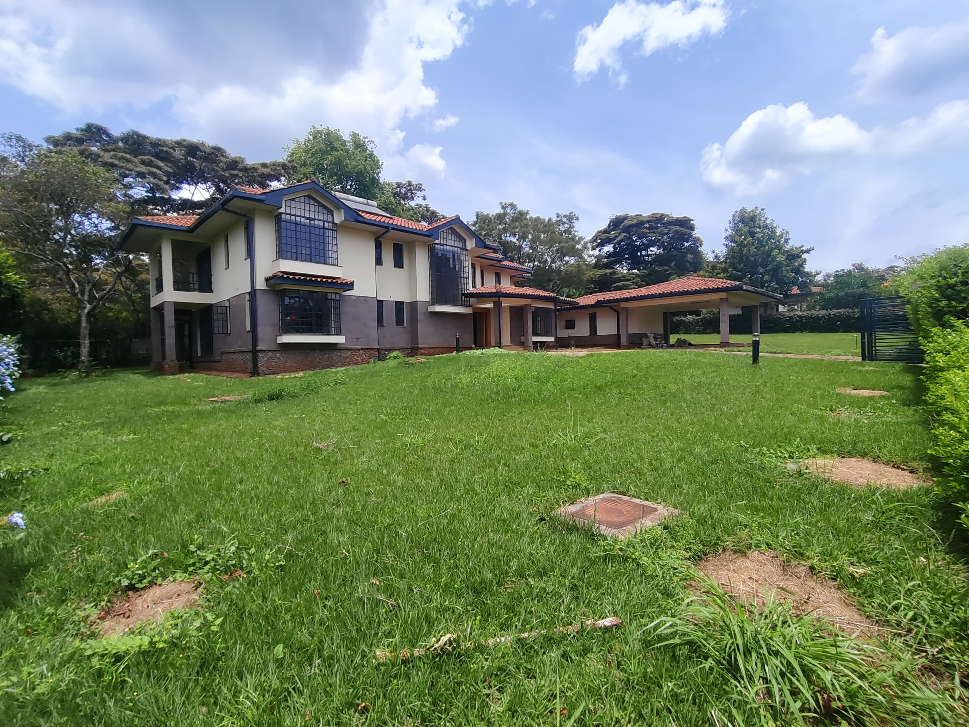 house-on-sale-4_Bedroom_plus_DSQ_Villa_for_sale_in_Karen_Kes_85M-Villa_Address-Karen__Nairobi__Kenya_price-85000000_Beds-4_Baths-5110_22-1