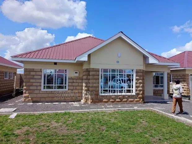 renting--Mansion_Address-Ruaka__Kenya_price-25000_Beds-3_Baths-1-68-0