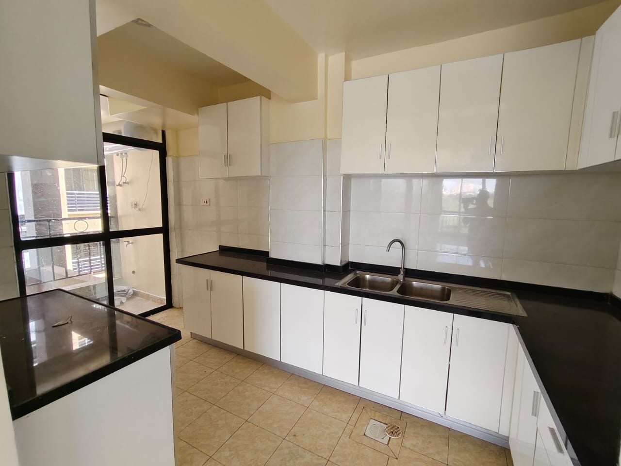 house-on-sale-Kileleshwa_3_Bedroom_apartment_for_sale_Kes_13M-Apartment_Address-Kileleshwa__Nairobi__Kenya_price-13000000_Beds-3_Baths-31310_41-0